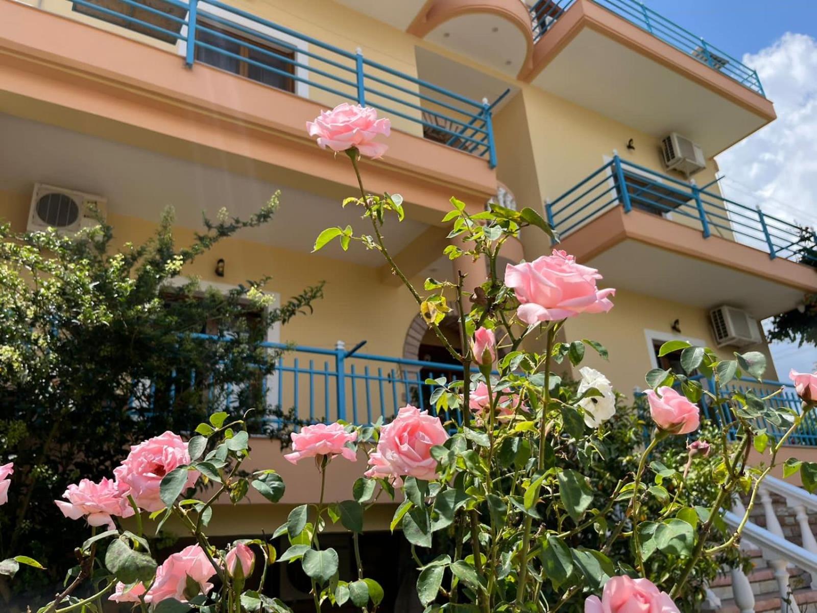 Villa photo 3