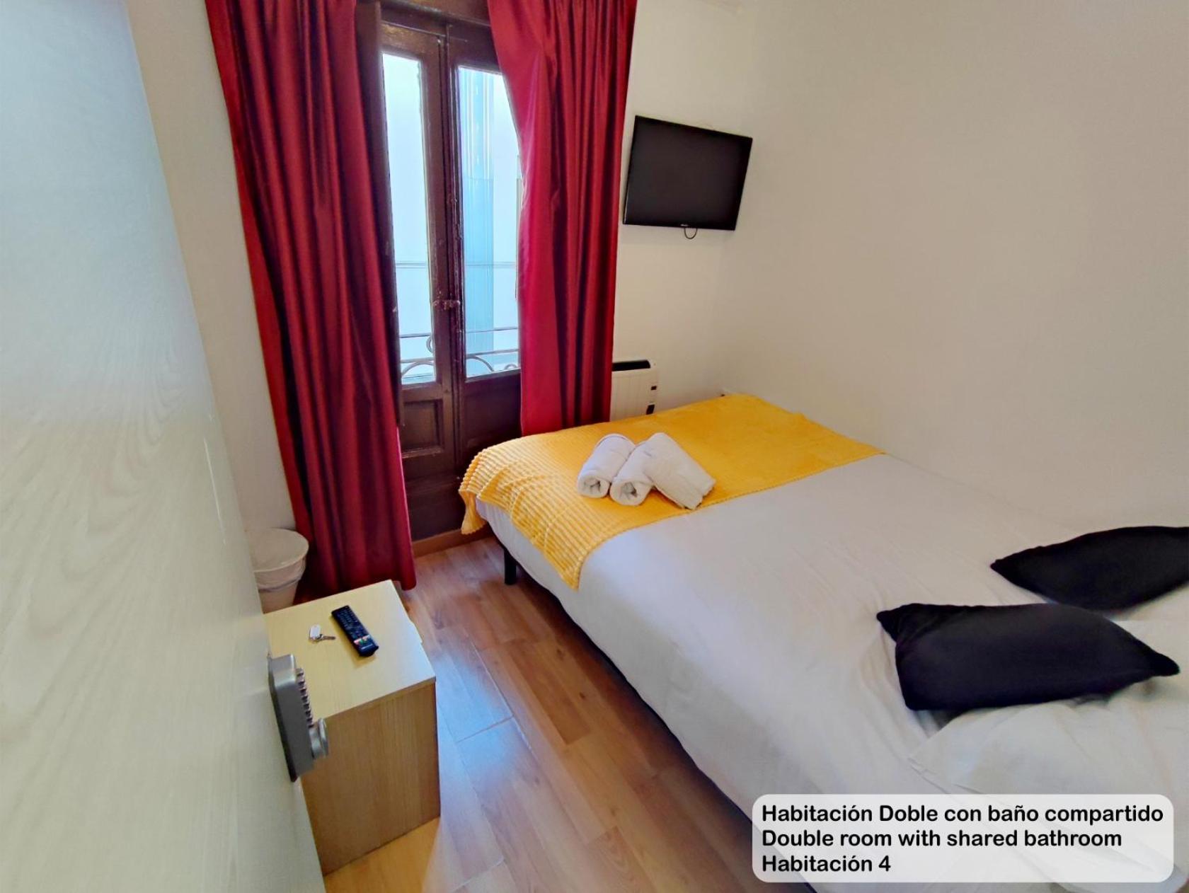 Habitación doble con baño compartido