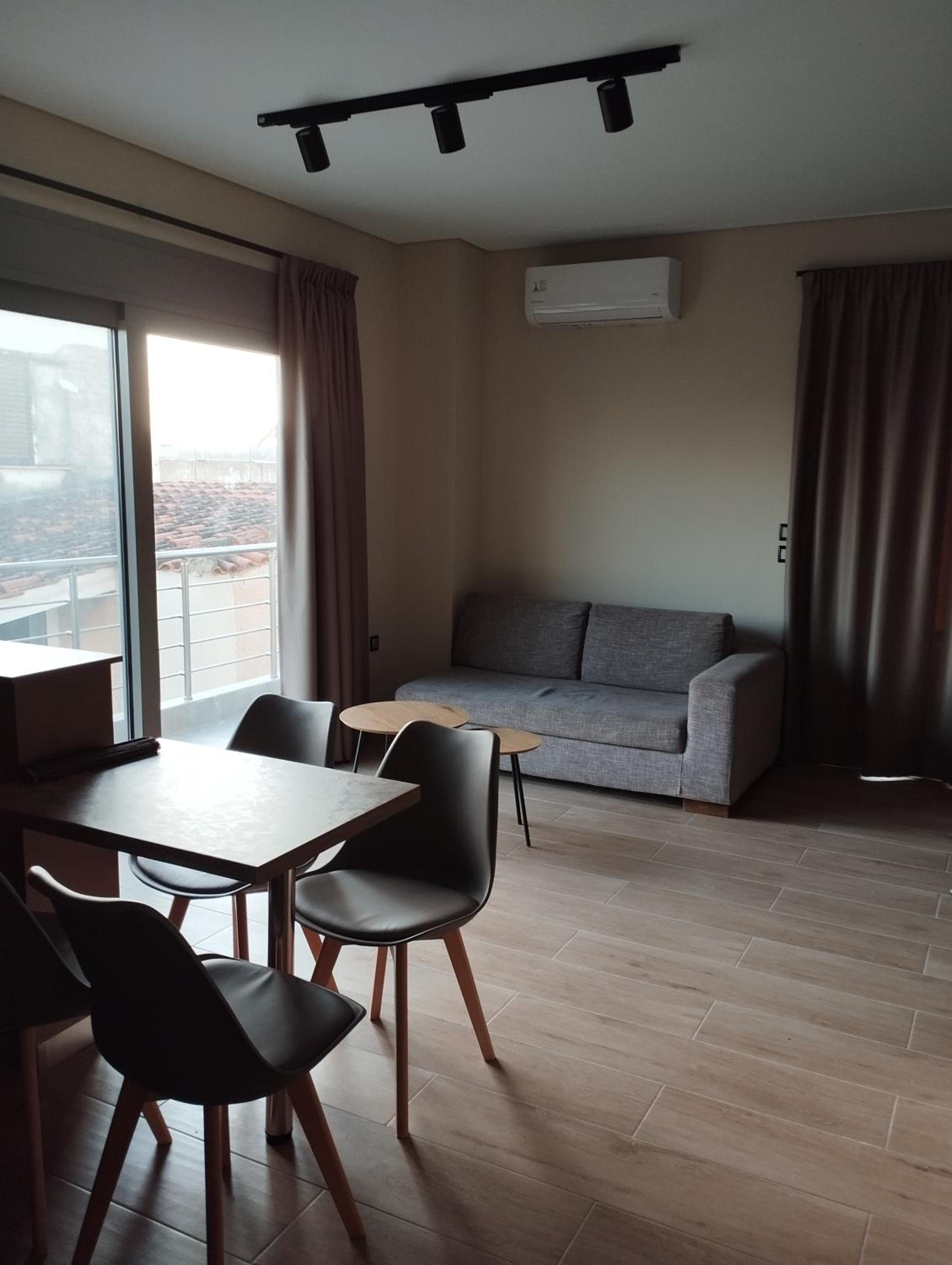 One-Bedroom Apartment photo 3