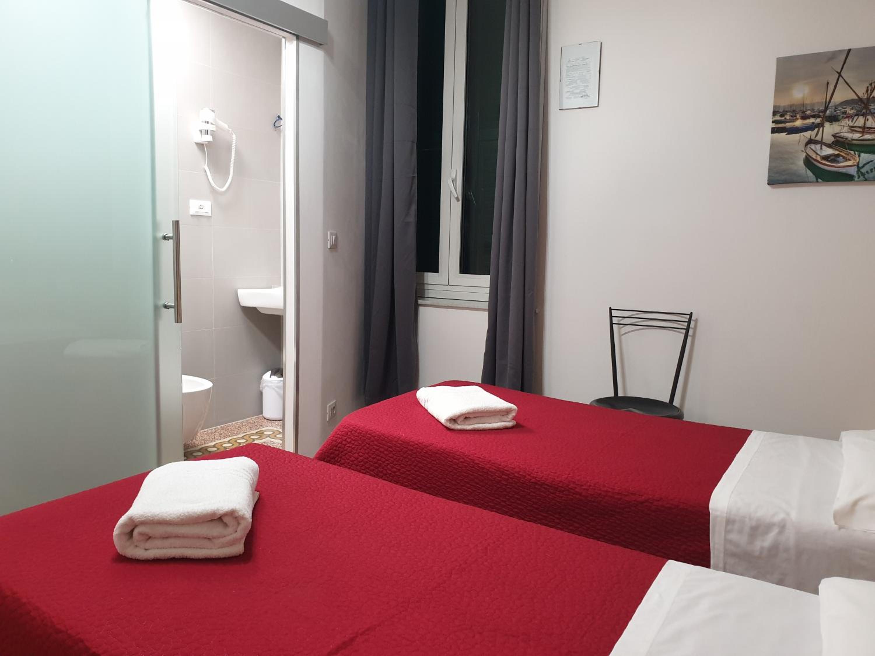 Deluxe Room - Photo 1
