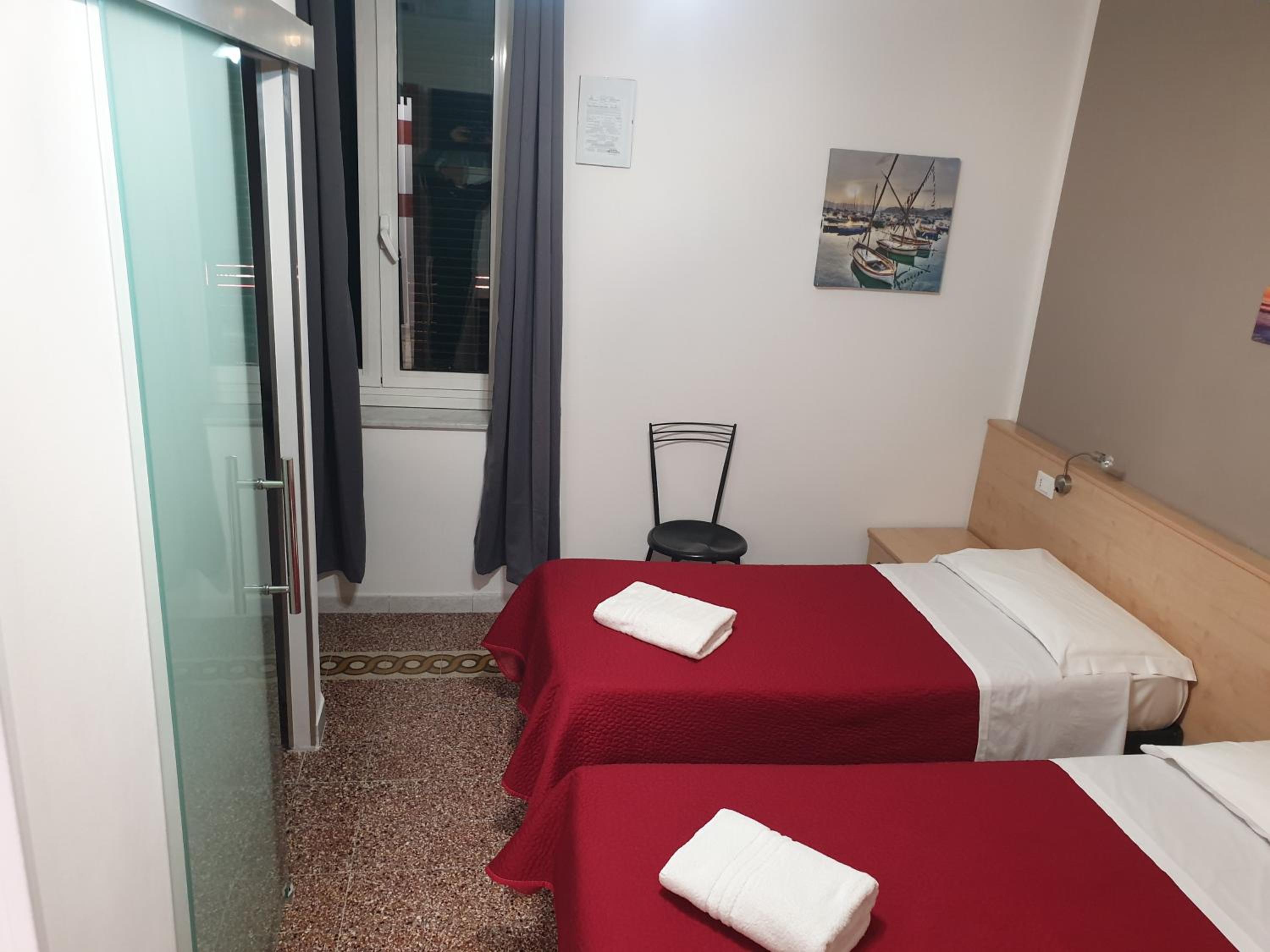 Deluxe Room - Photo 2