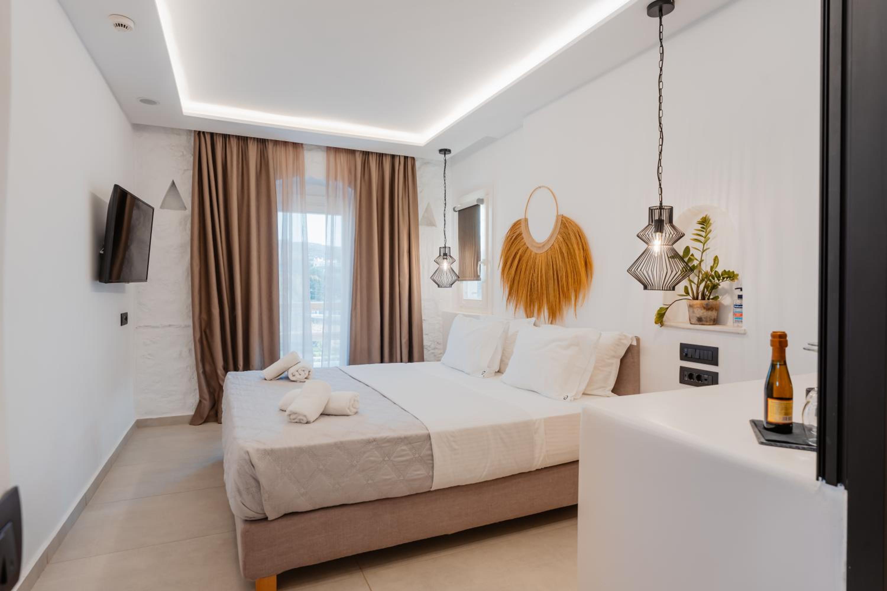 King Suite With Pool View