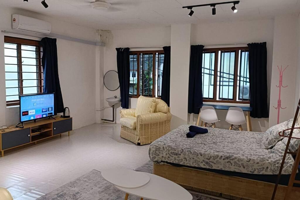 Three-Bedroom Apartment photo 1