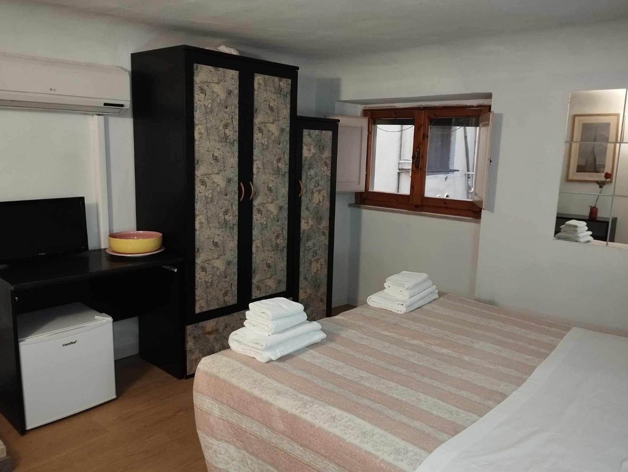 Economy Double Room photo 2