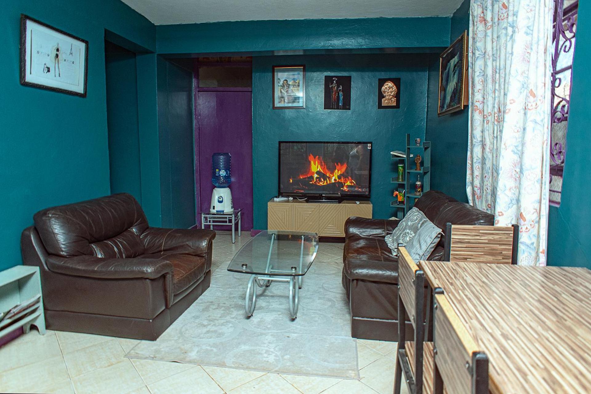 One-Bedroom Apartment photo 1