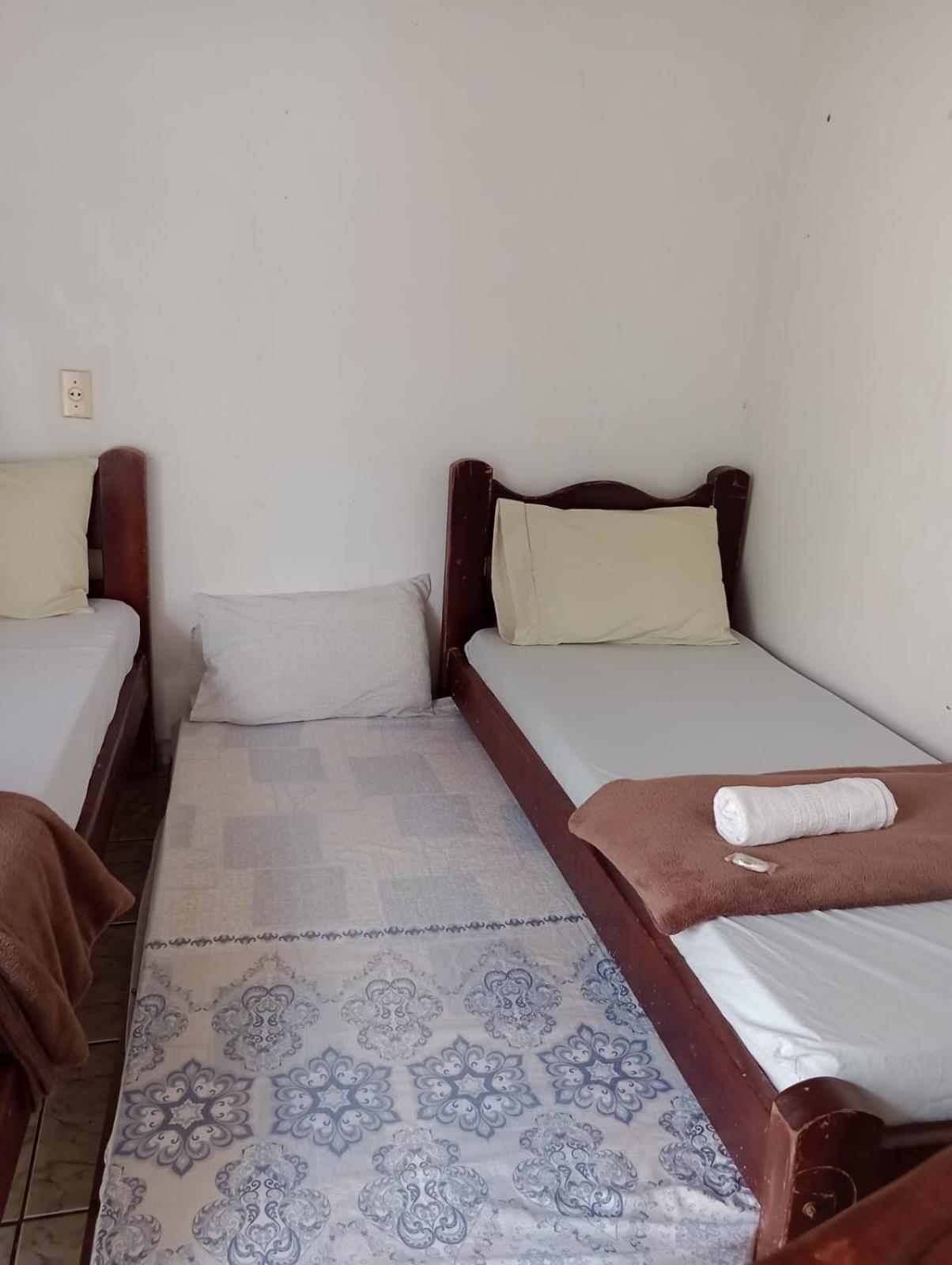Budget Double Room - Photo 3
