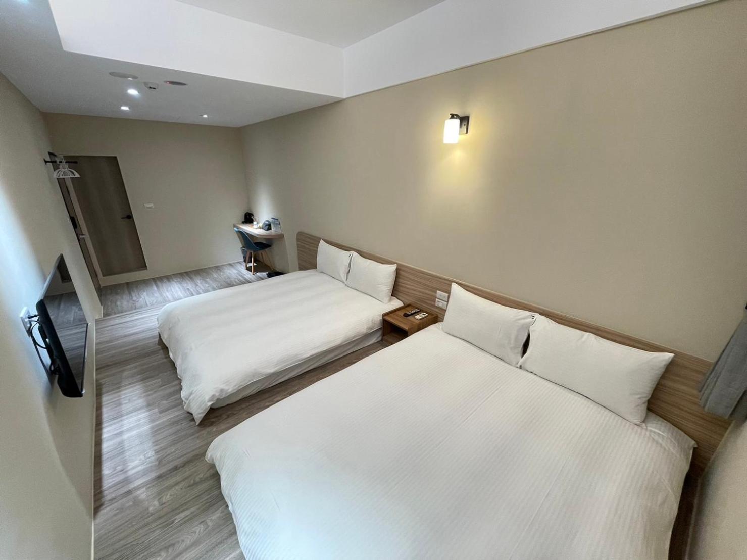 Quadruple Room with Mountain View photo 2
