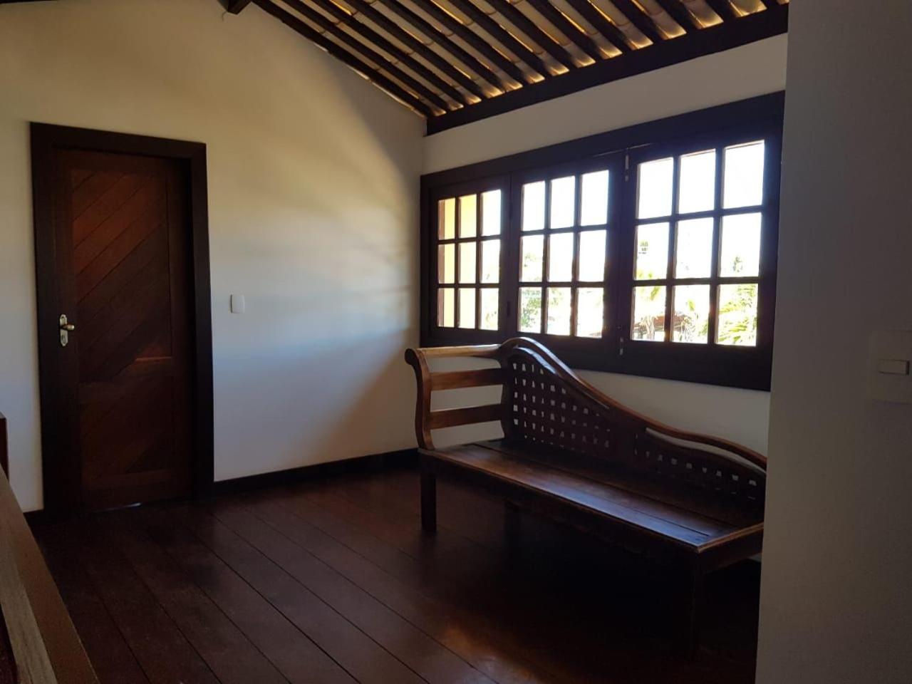 Five-Bedroom House photo 3