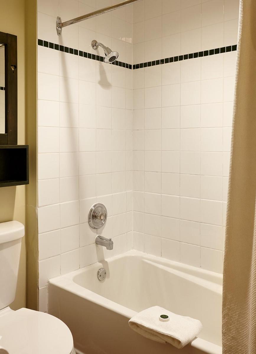Queen Room Forest View with Balcony (Adults Only) photo 3