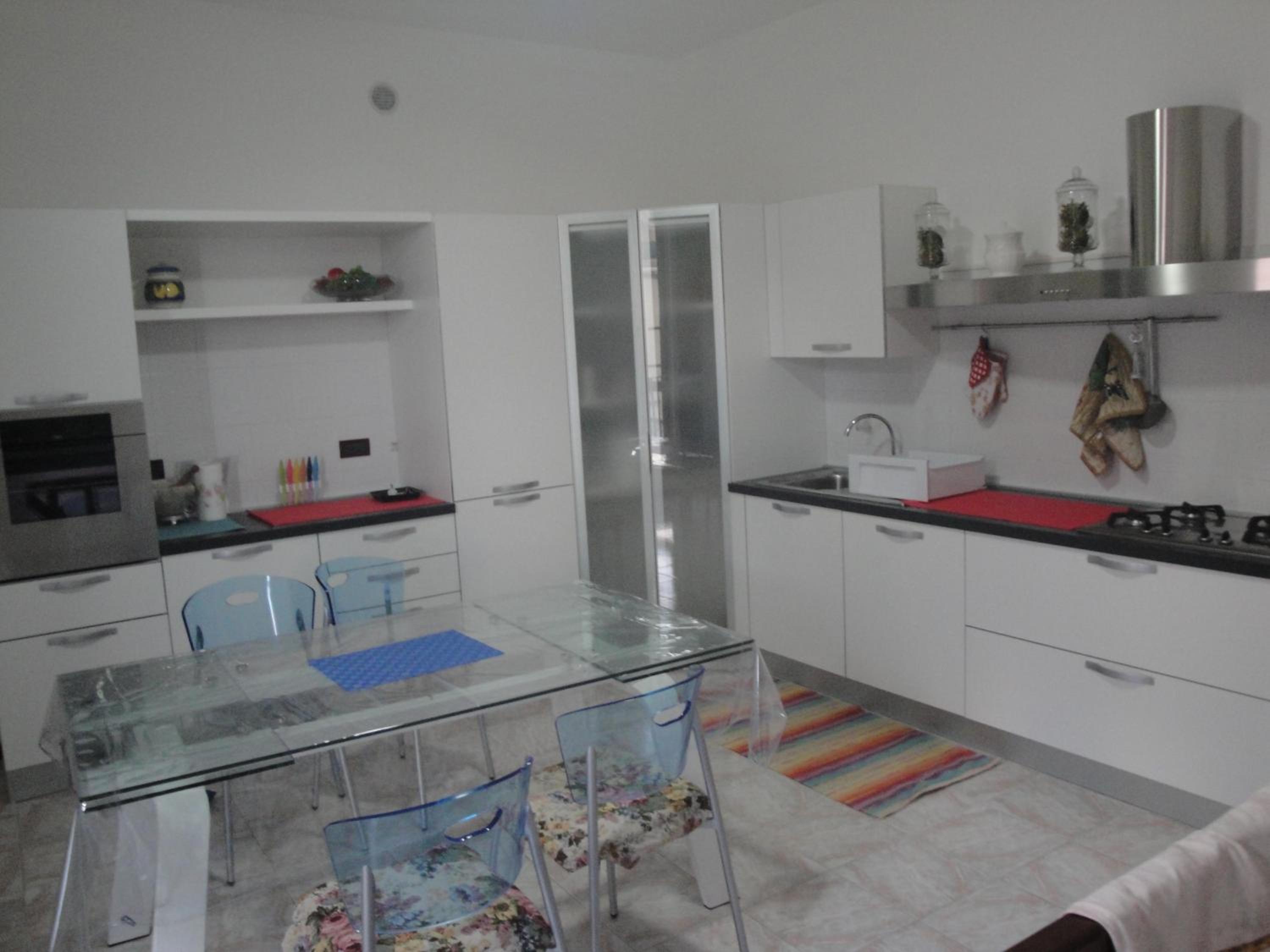 Two-Bedroom Apartment with Terrace - Split Level - Photo 4