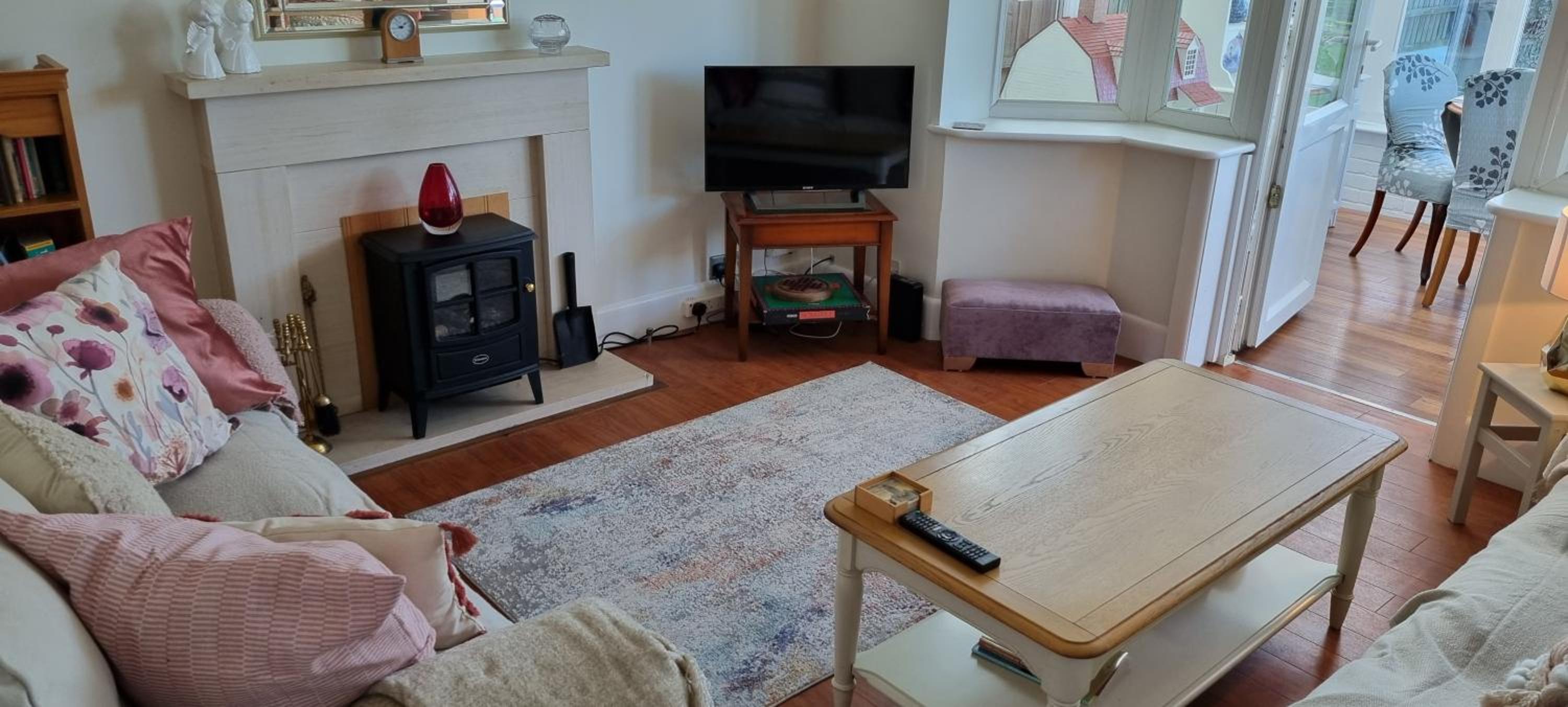 Three-Bedroom House photo 3
