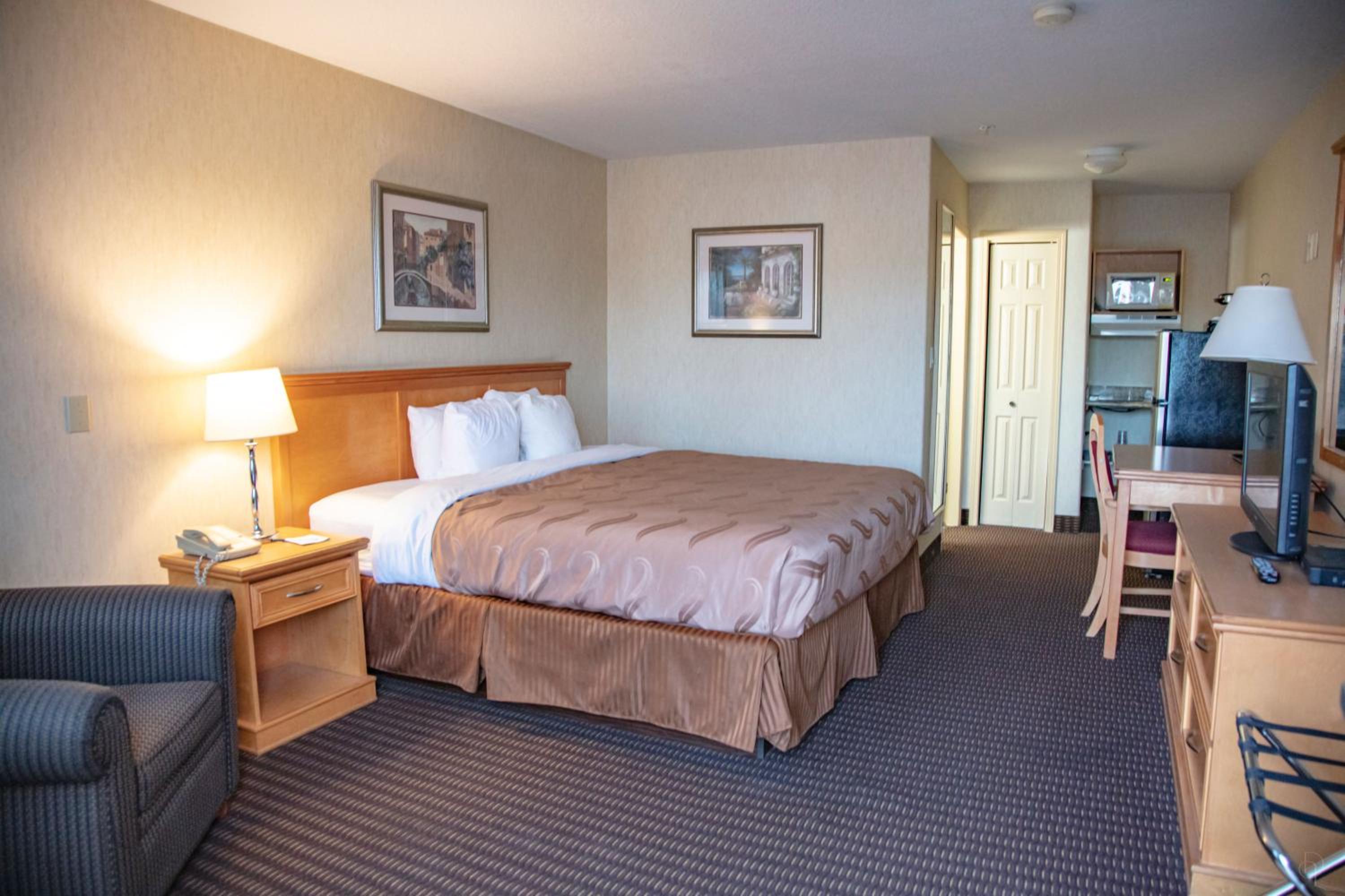 Deluxe King Room