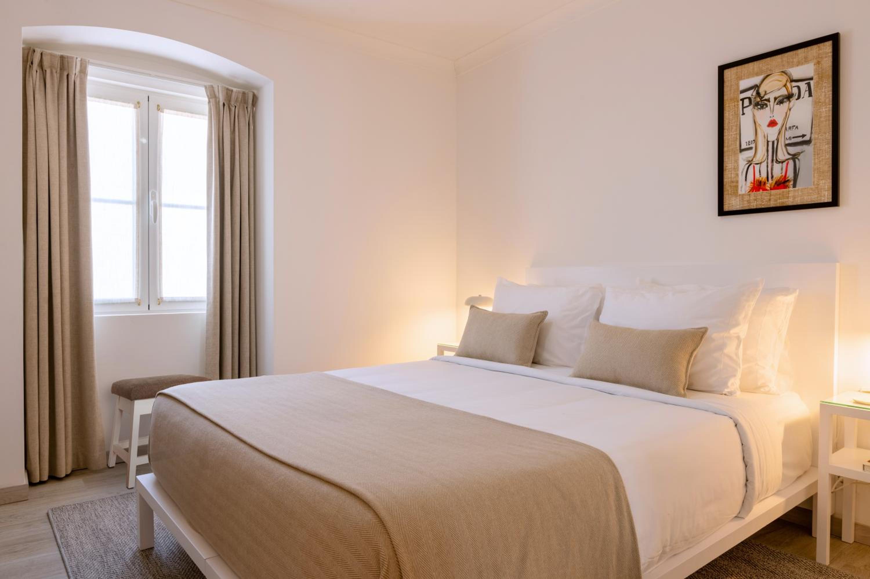 Standard Queen Room