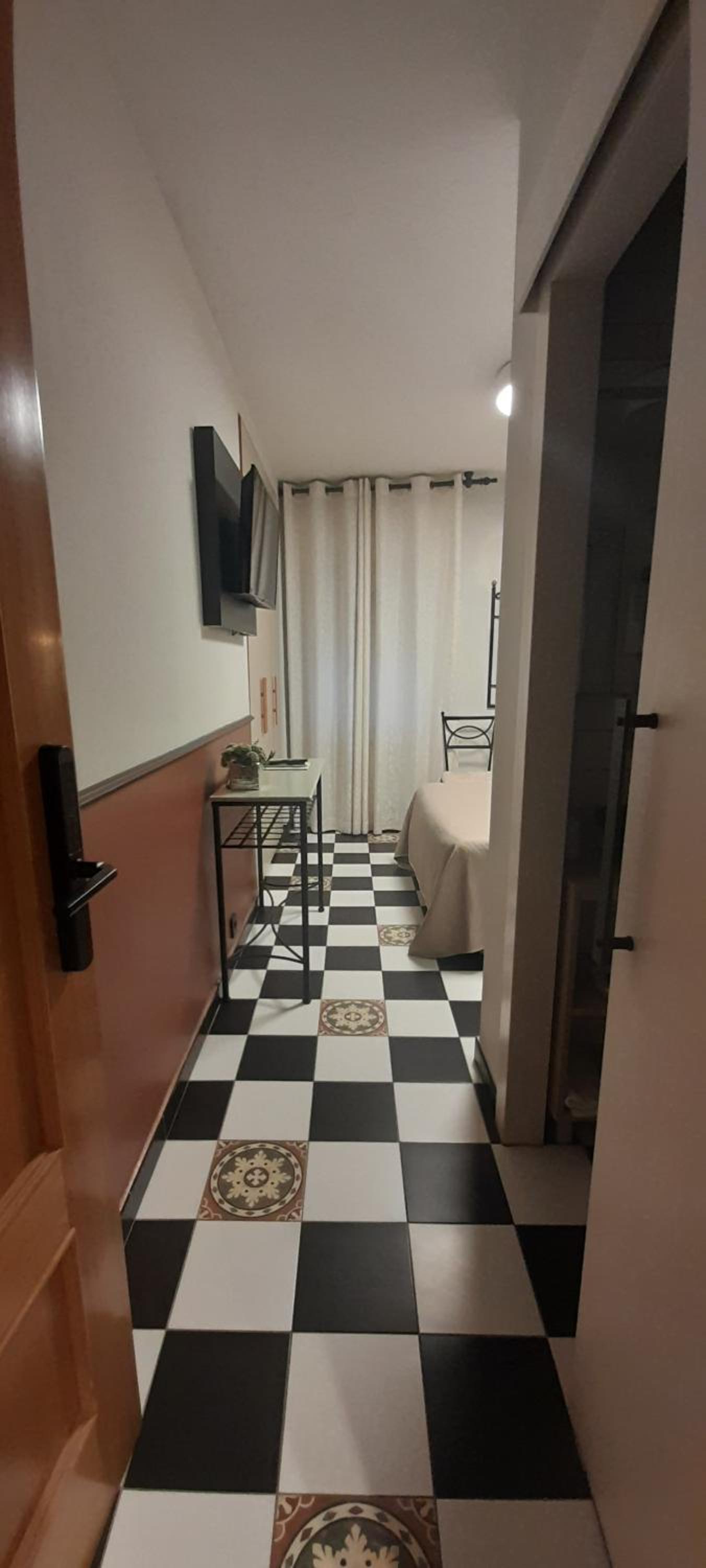 Double Room - Photo 4