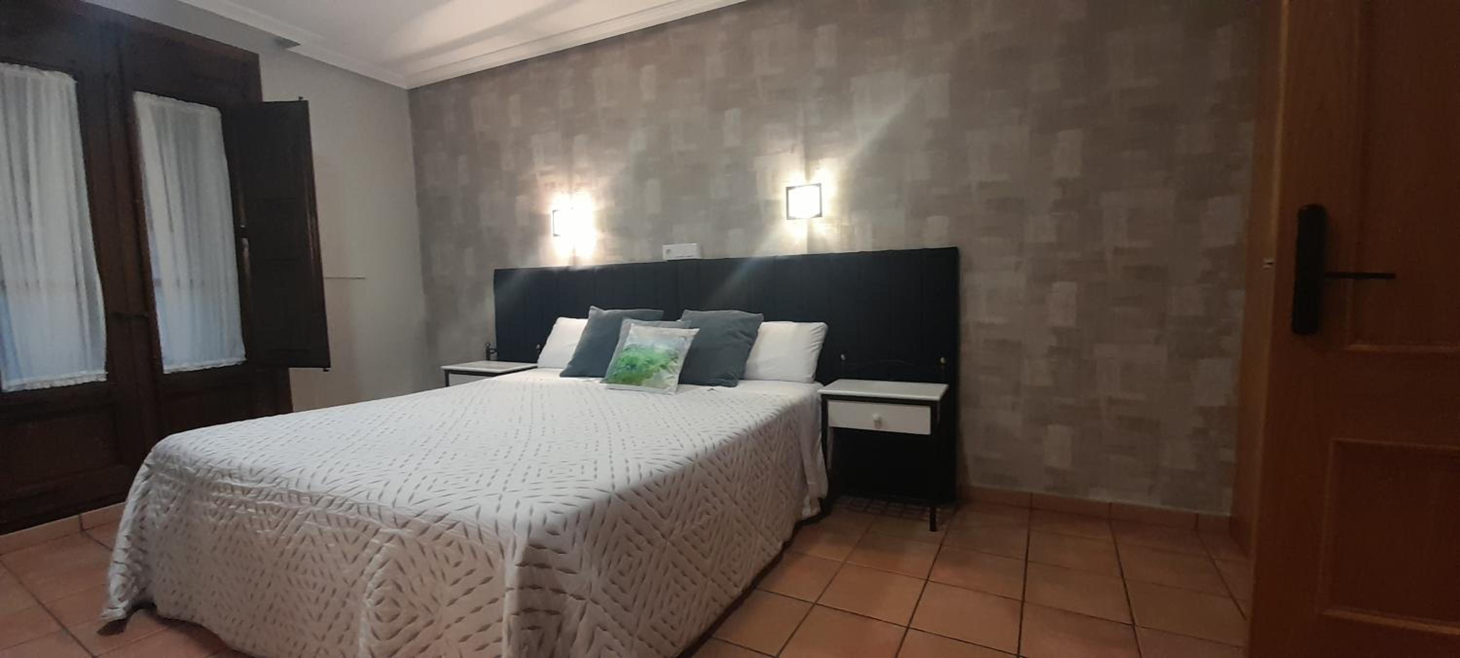 Triple Room - Photo 2