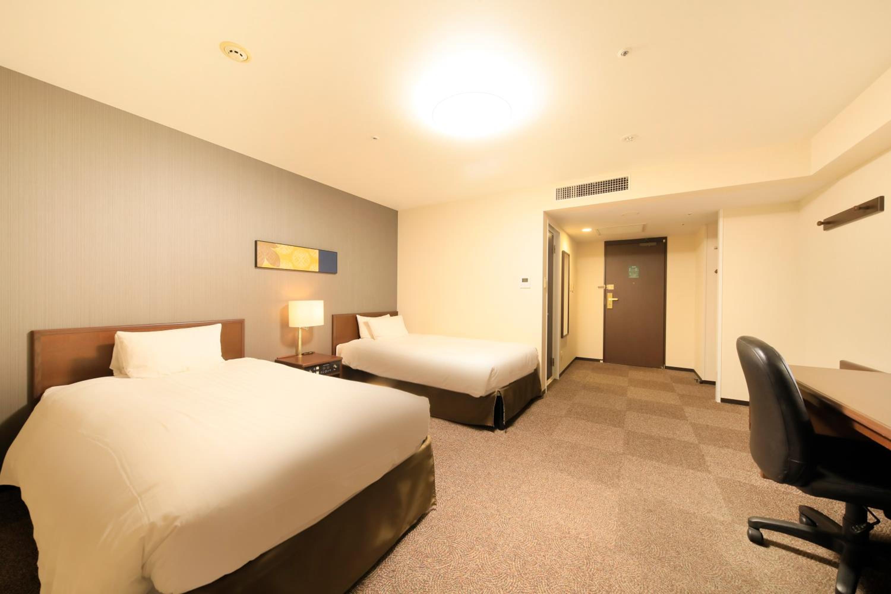 Twin Room - Non-Smoking photo 1