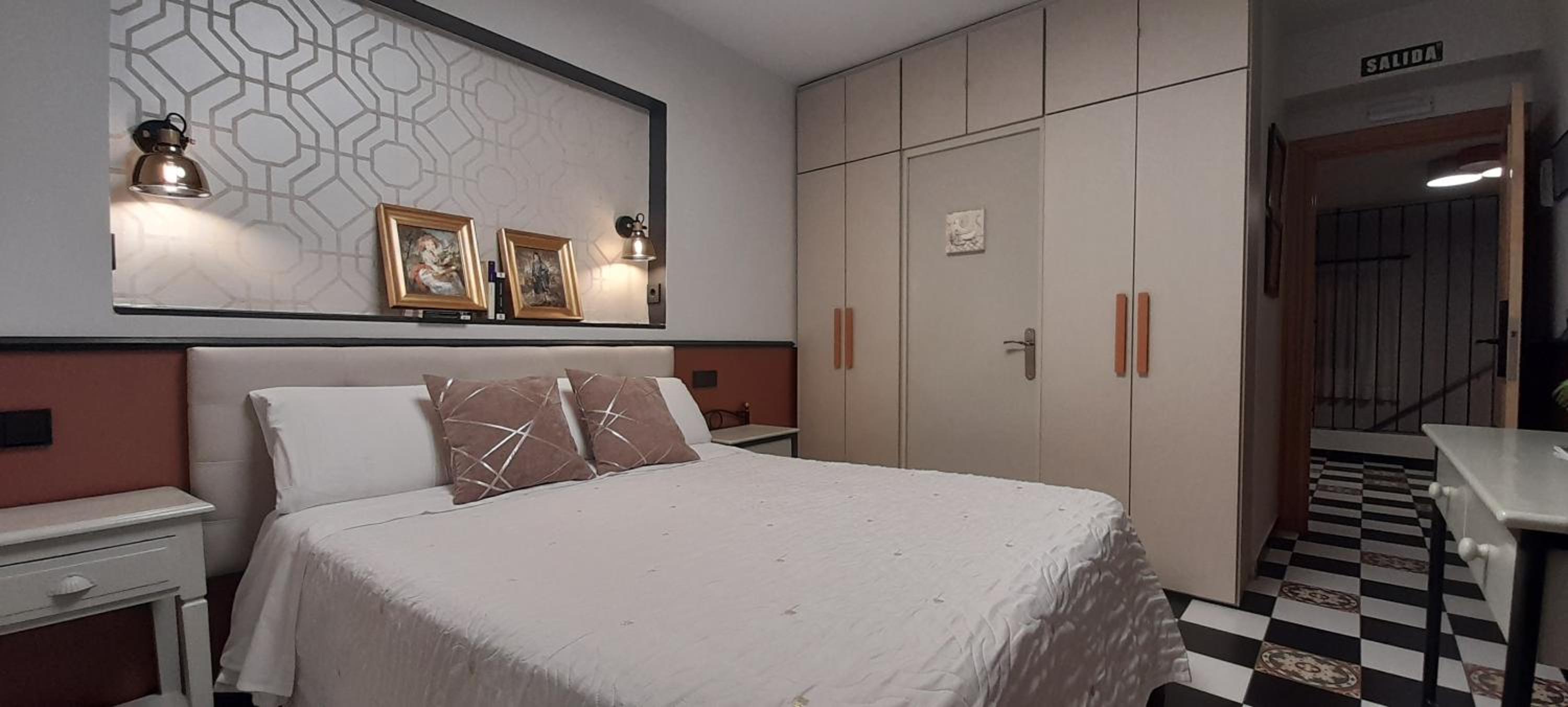 Superior Double or Twin Room - Photo 1