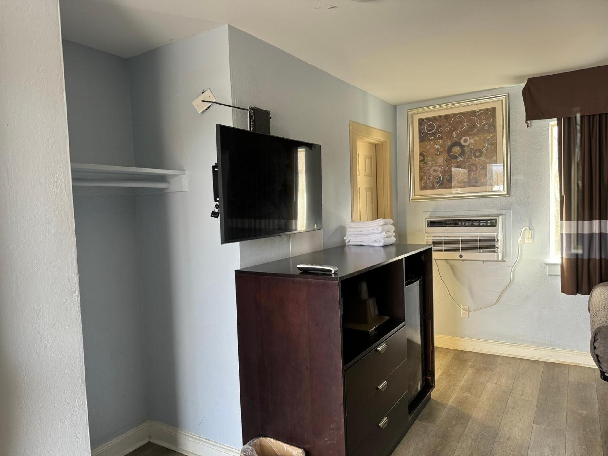 Double Room with Two Double Beds photo 3