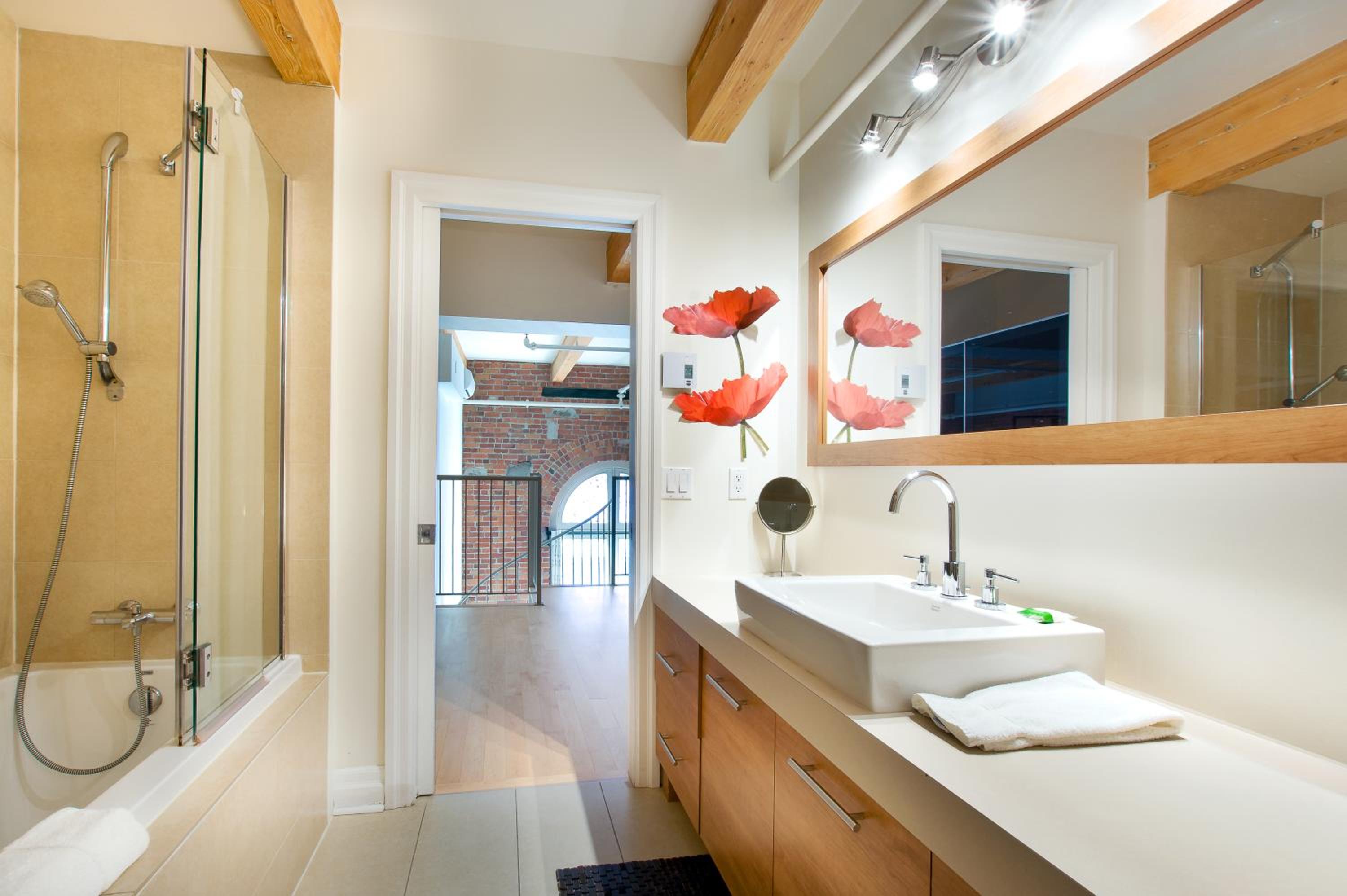 Loft 201