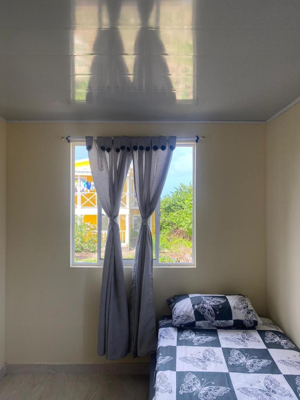 One-Bedroom House photo 1
