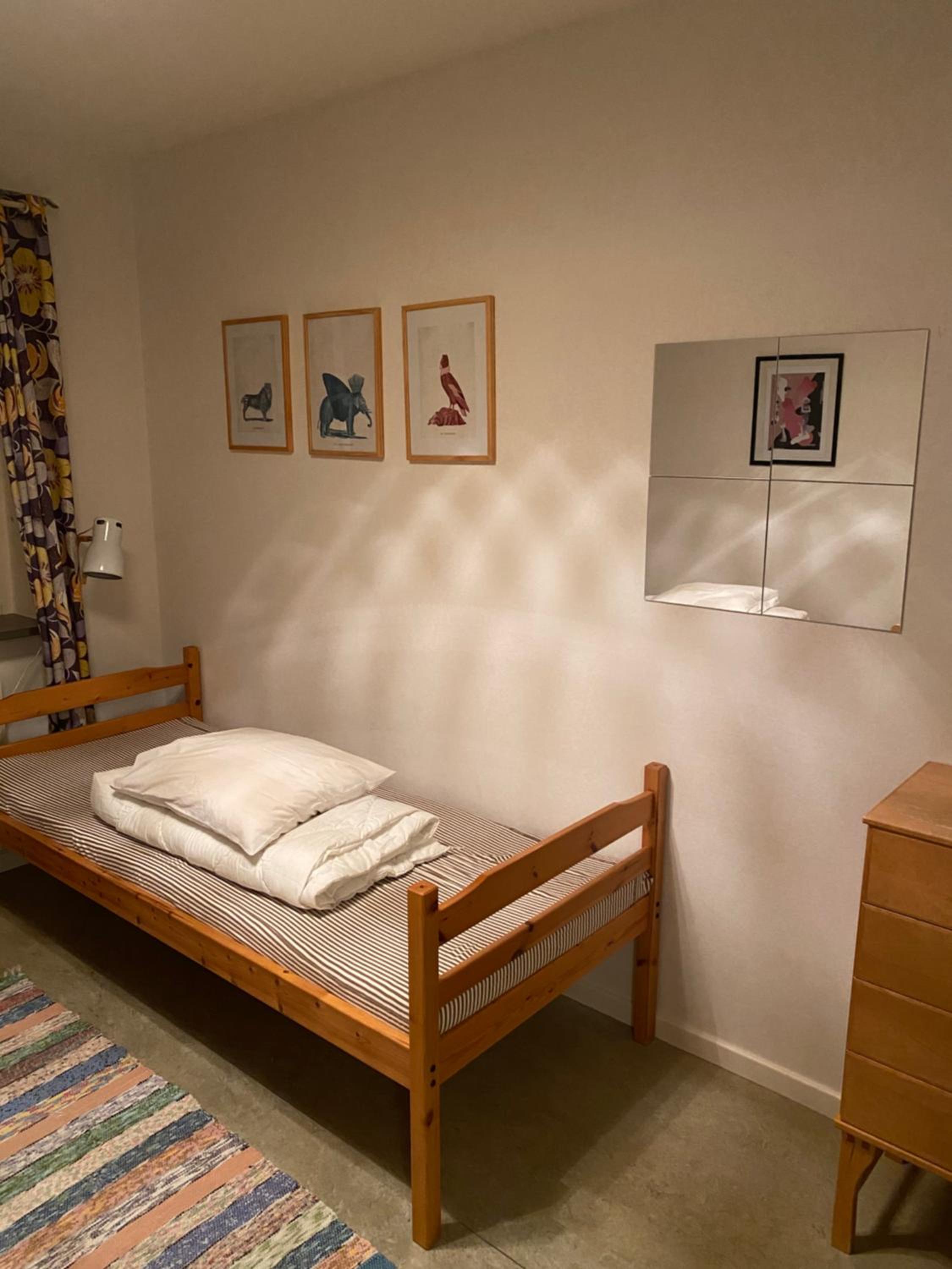 Quadruple Room with Shared Bathroom photo 2
