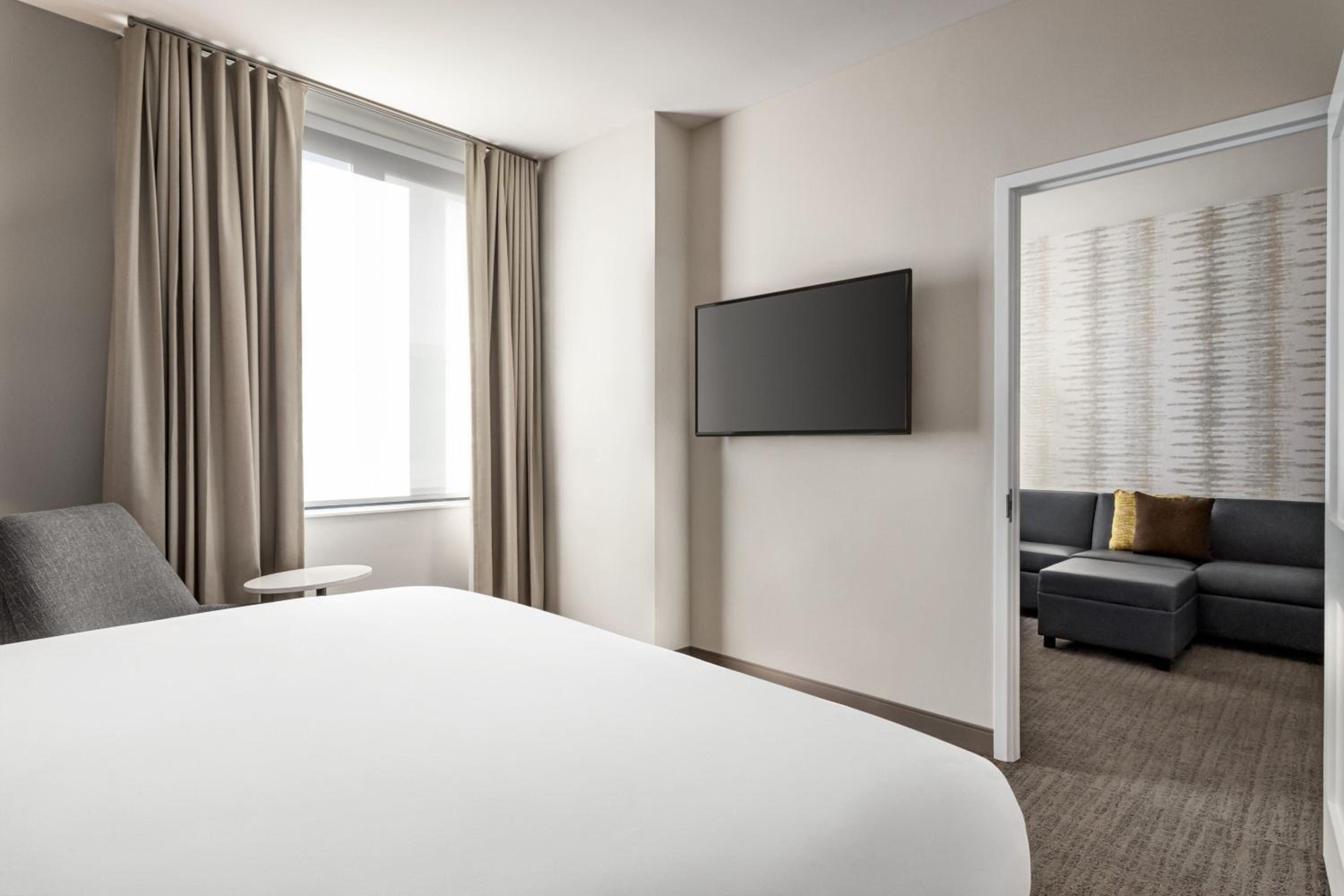 One-Bedroom King Suite  - Photo 7