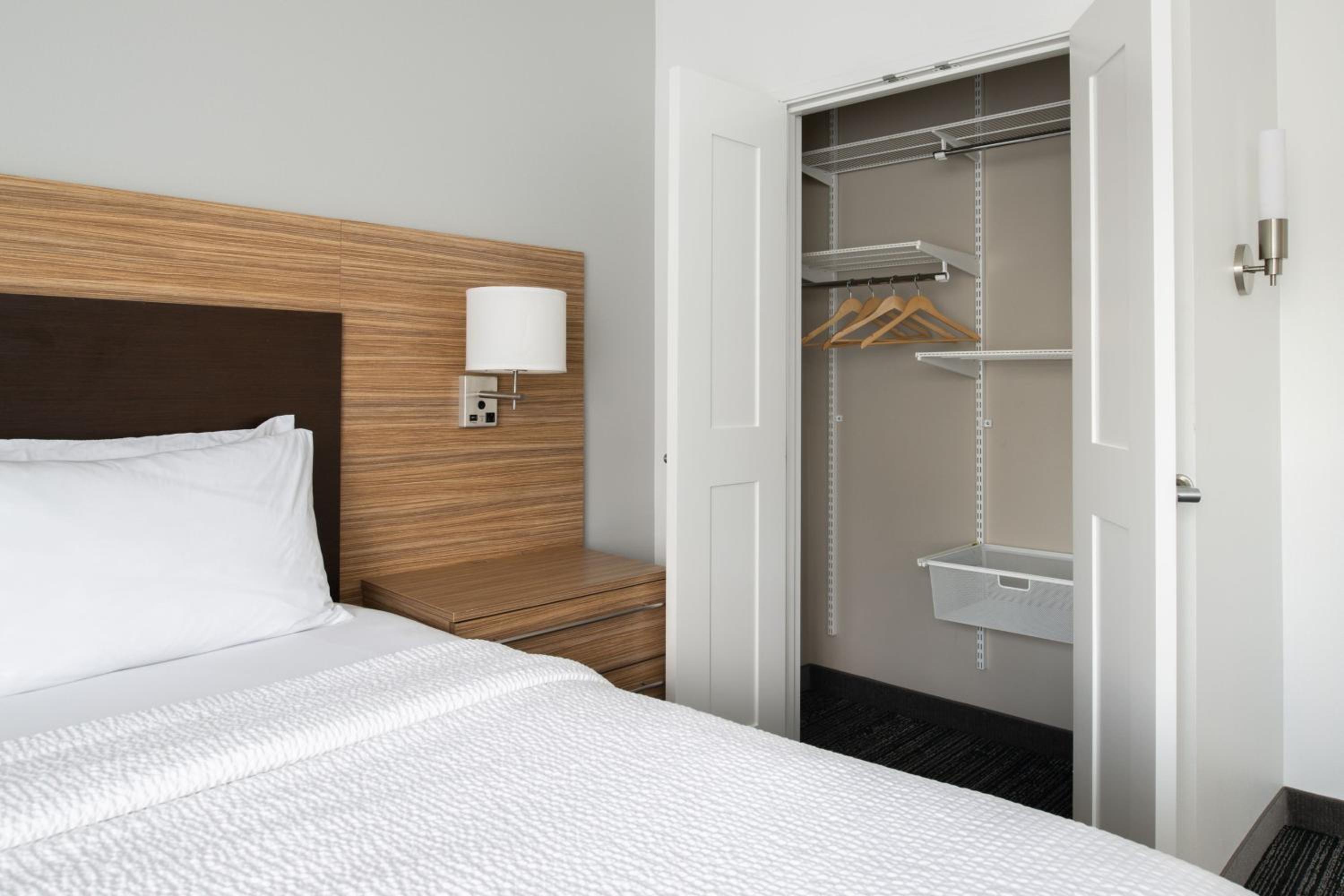 One-Bedroom King Suite with Sofa Bed - Hearing Accessible photo 1