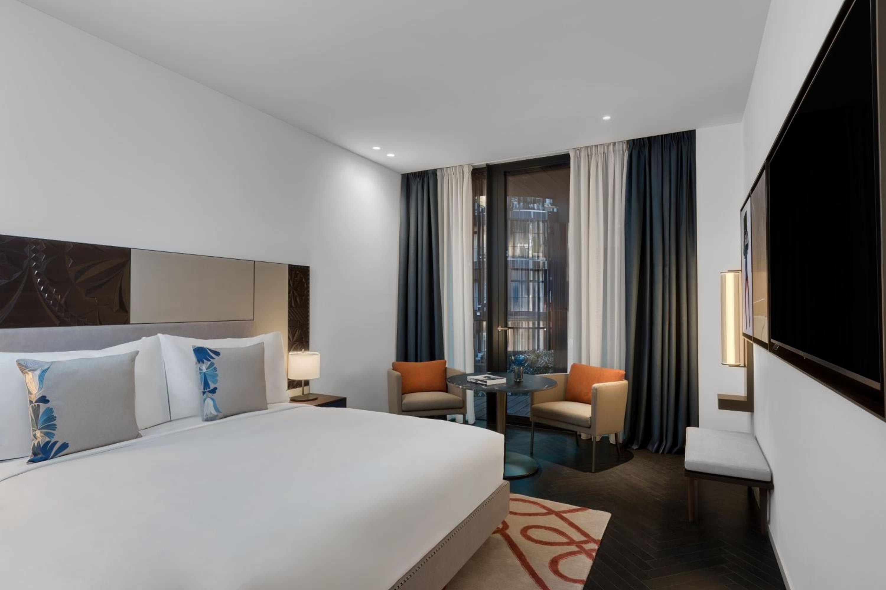 Atrium King Room with Balcony and Atrium View - Photo 1