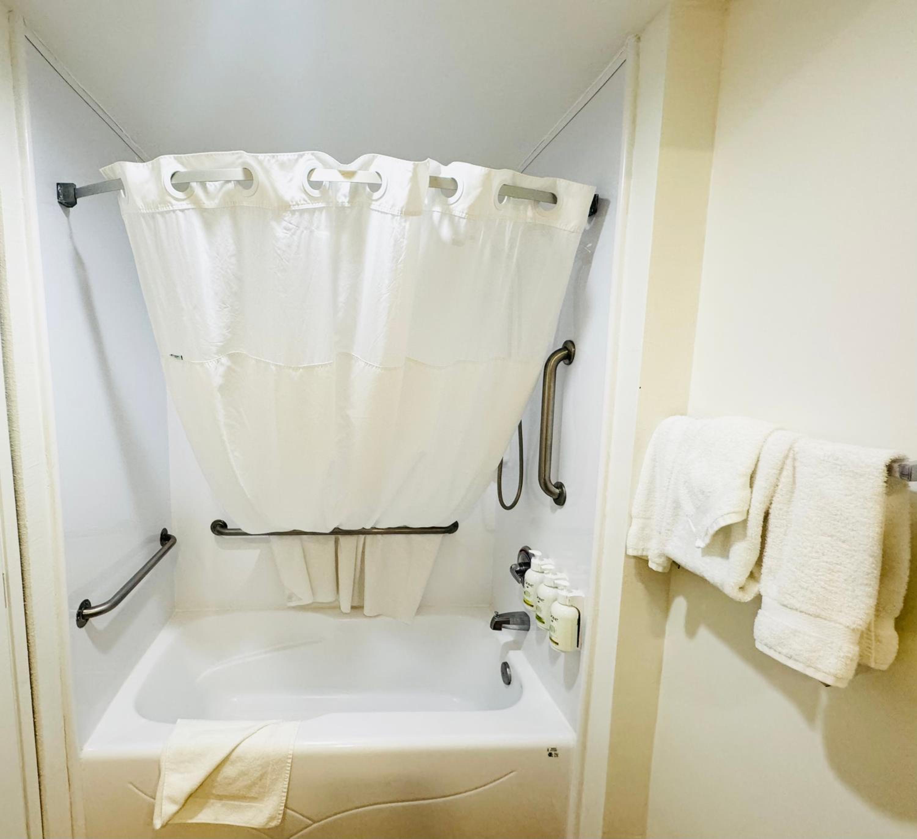 Queen Suite with Two Queen Beds - Disability Access/Non-Smoking