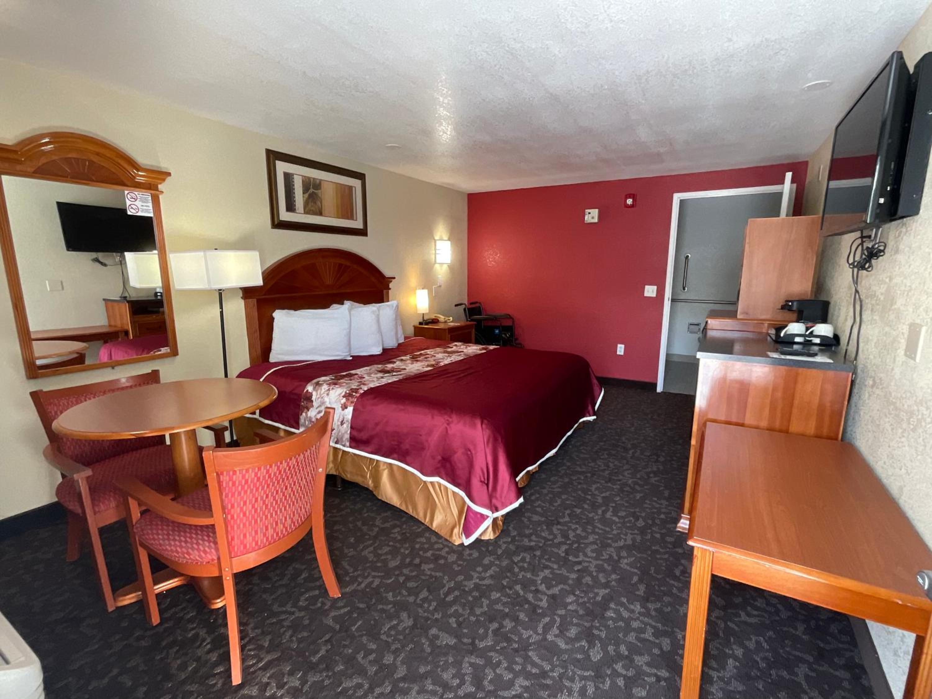 King Room - Disability Access - Non-Smoking - Photo 1