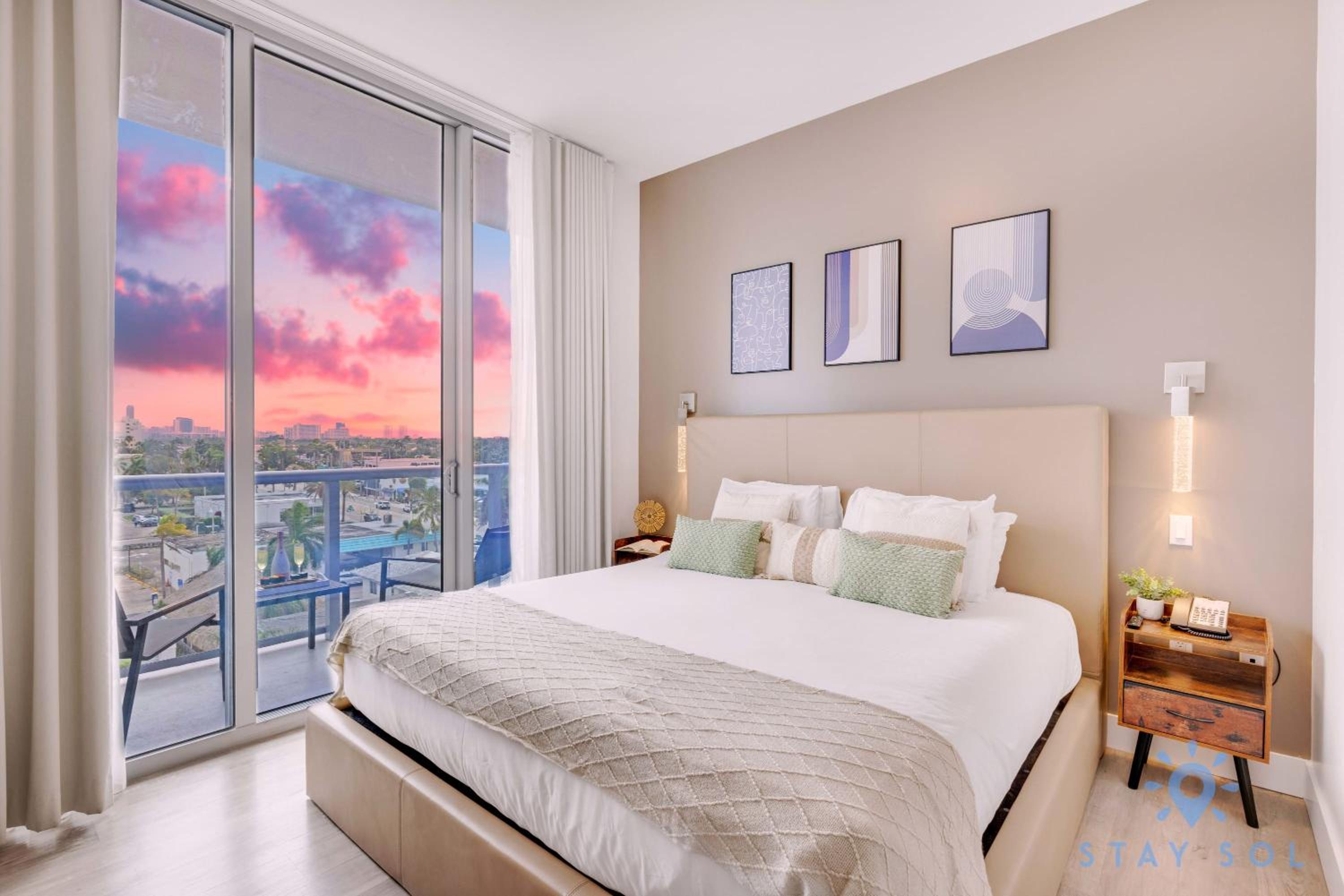 2 Bedrooms Den Ocean View