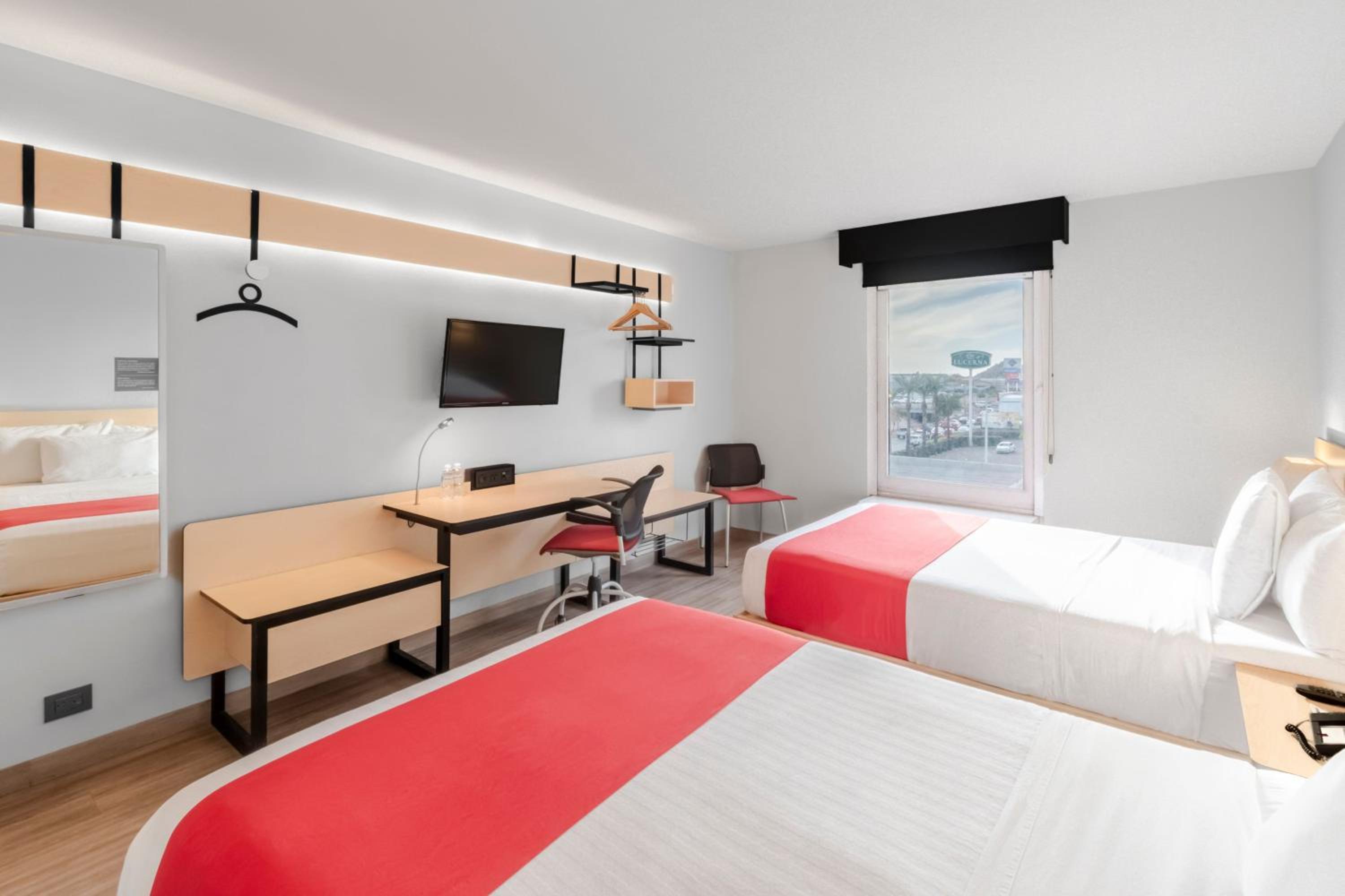 Double Room with Two Double Beds - Photo 5