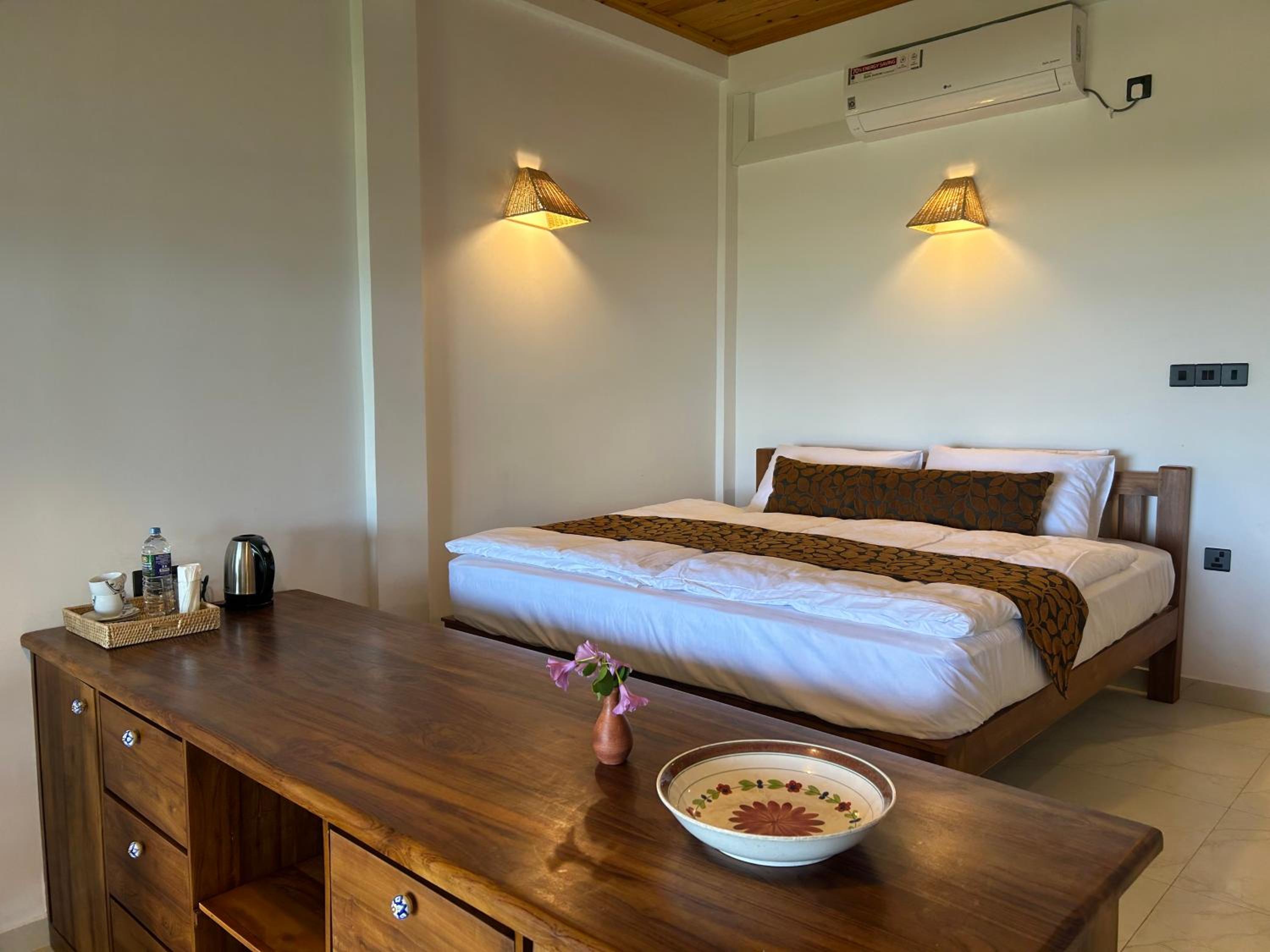 Deluxe Double Room with Balcony and Sea View photo 2