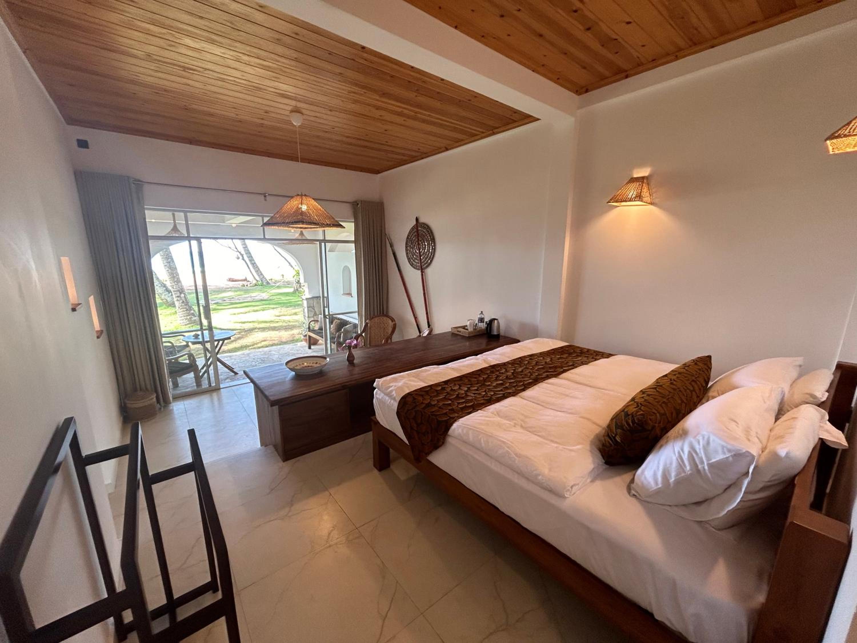 Deluxe Double Room with Balcony and Sea View