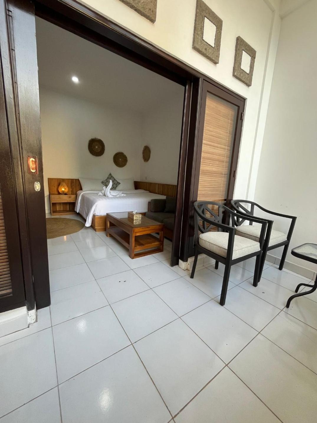 Standard King Room - Photo 4