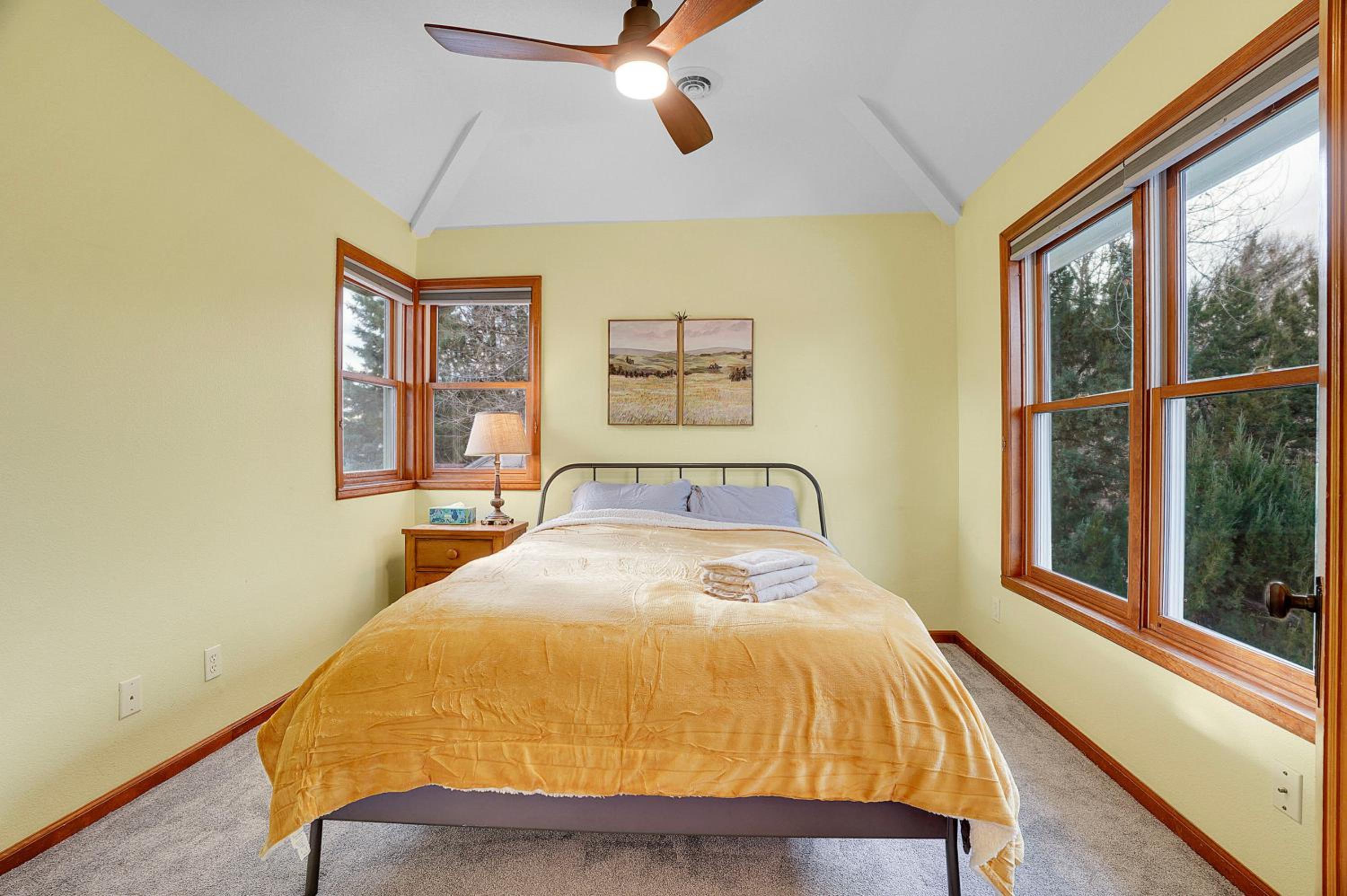 Three-Bedroom House photo 2