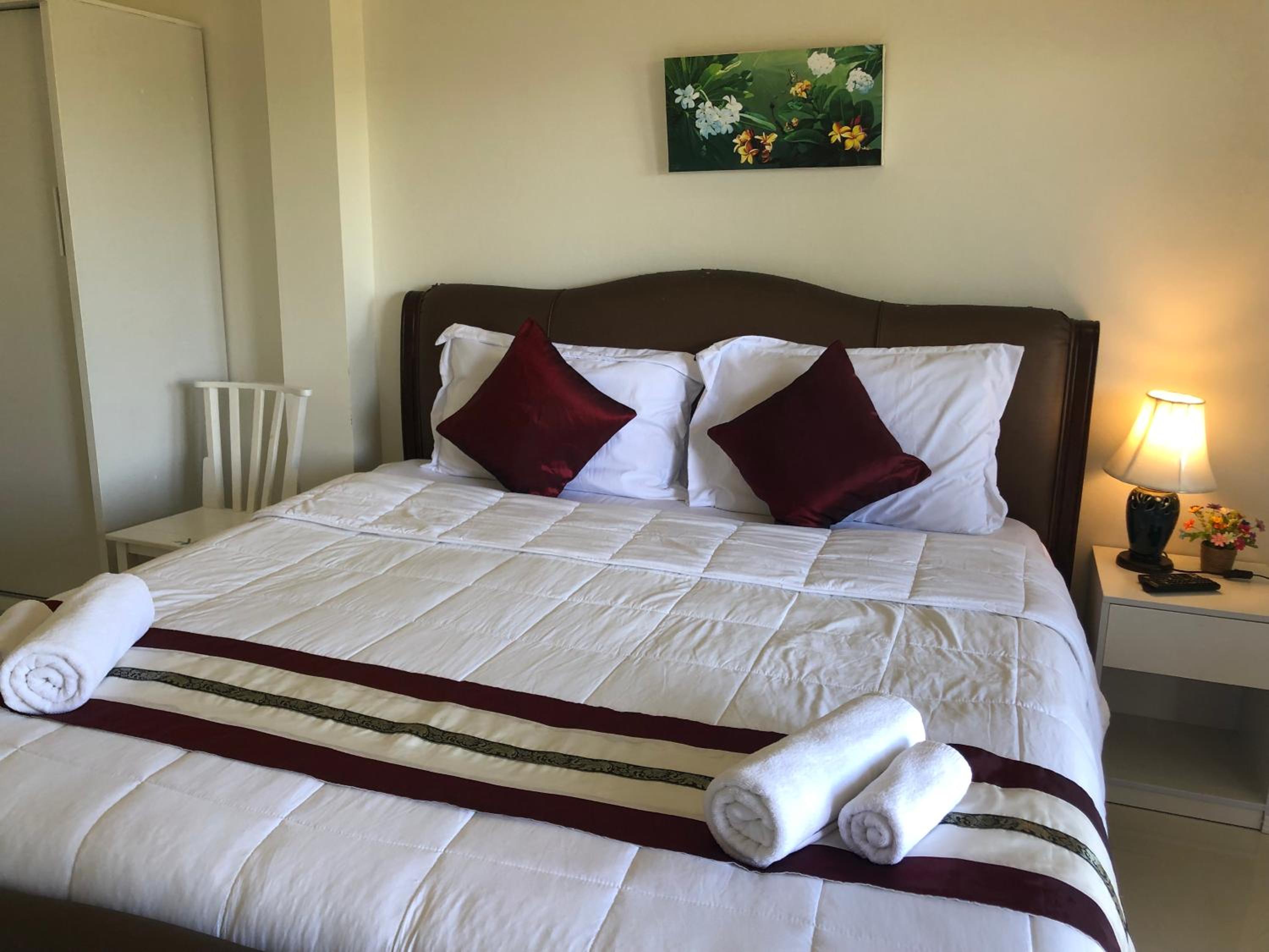 Double Room with Balcony - Photo 6