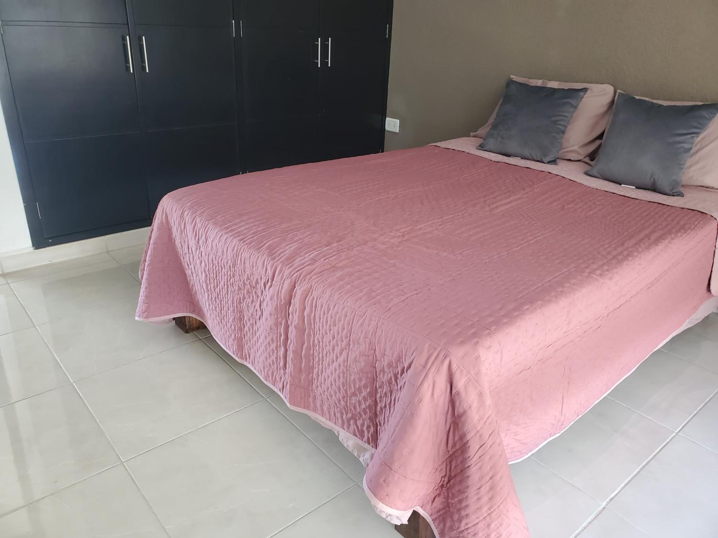 One-Bedroom House photo 3