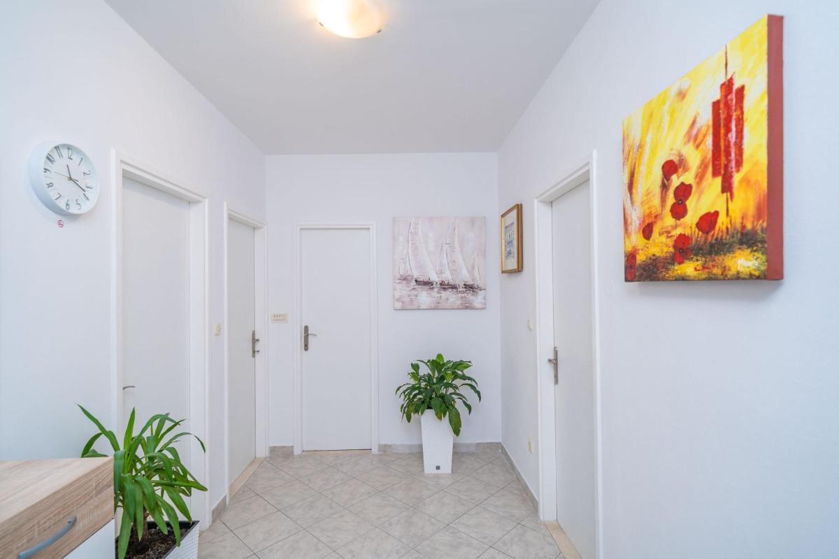 Apartment 1