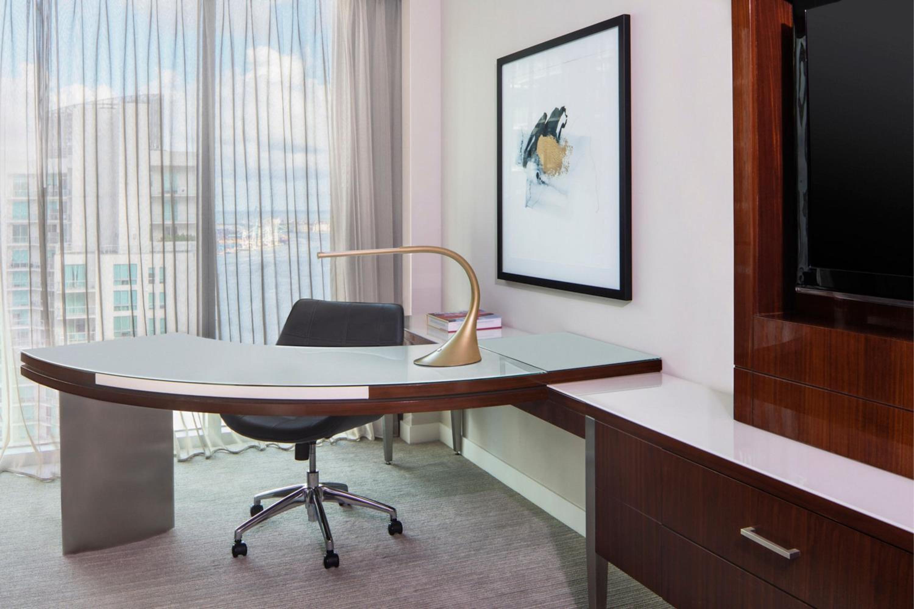 Superior King Room with Bay View