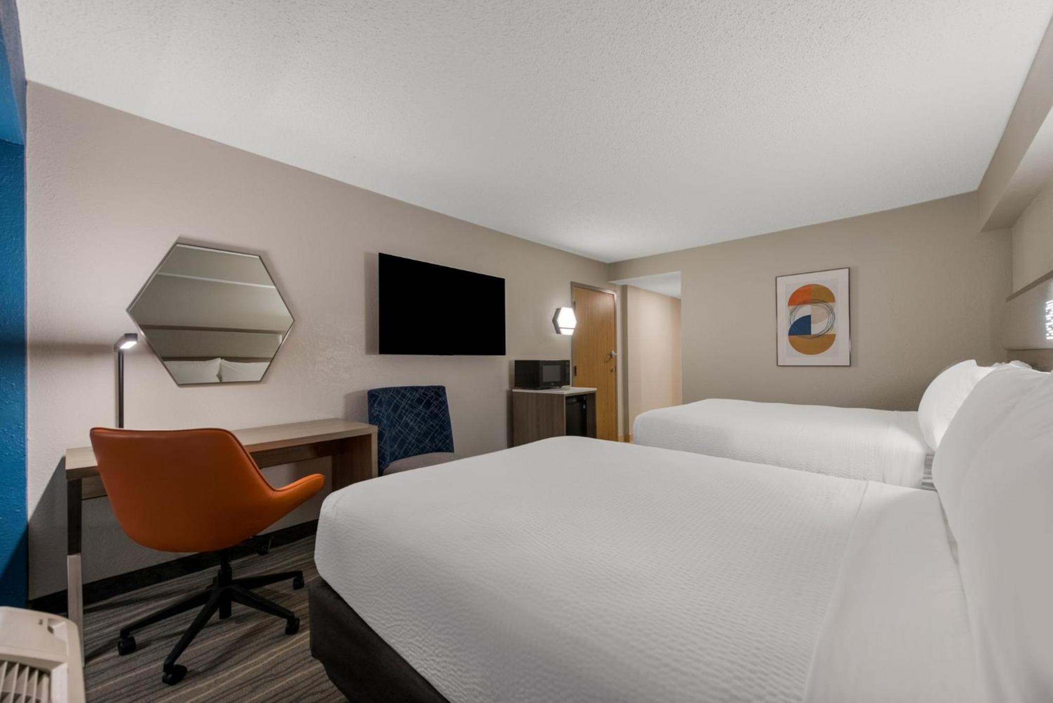 Double Room with Two Double Beds - Disability Access/Non-Smoking - Photo 1