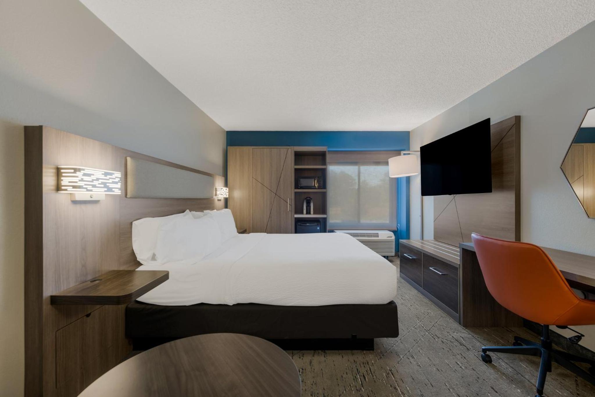 Standard King Room - Photo 3
