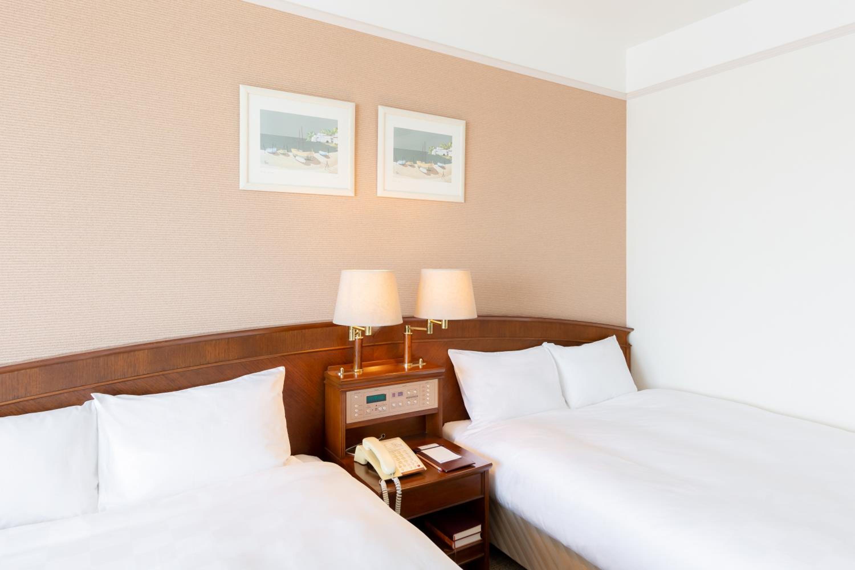 Deluxe Twin Room - Non-Smoking - Photo 9