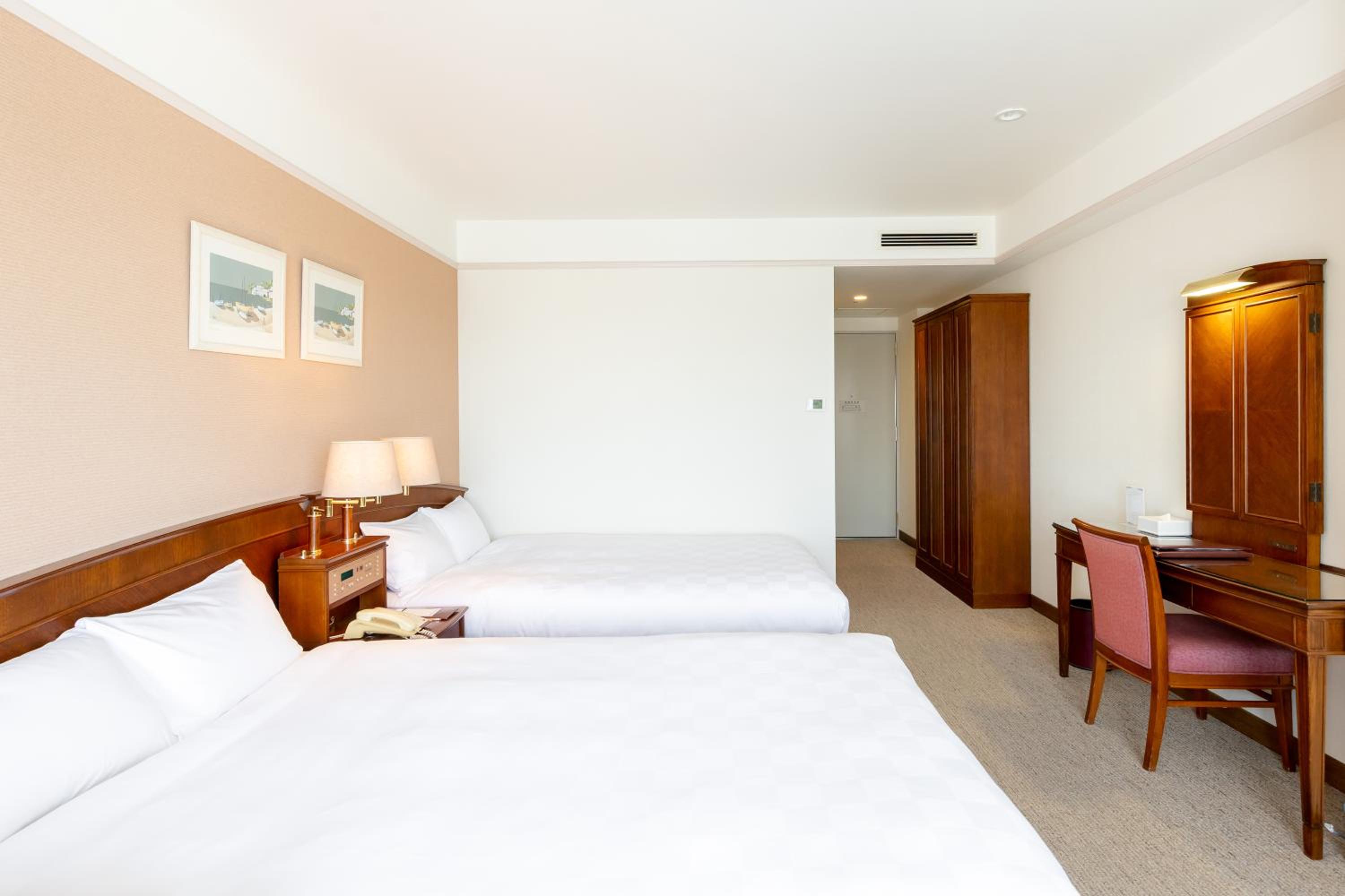 Deluxe Twin Room - Non-Smoking - Photo 8