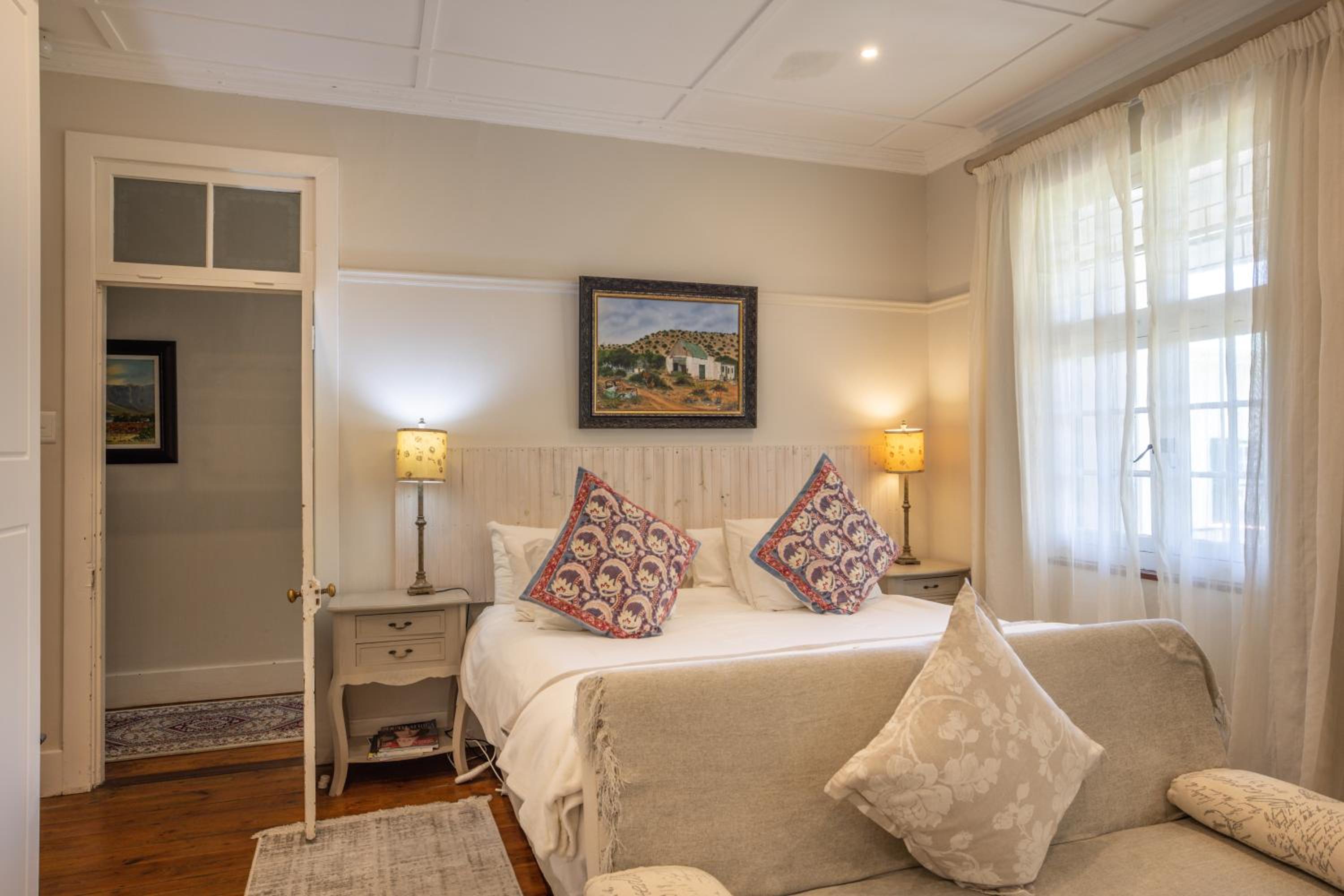 Executive Suite - Photo 4
