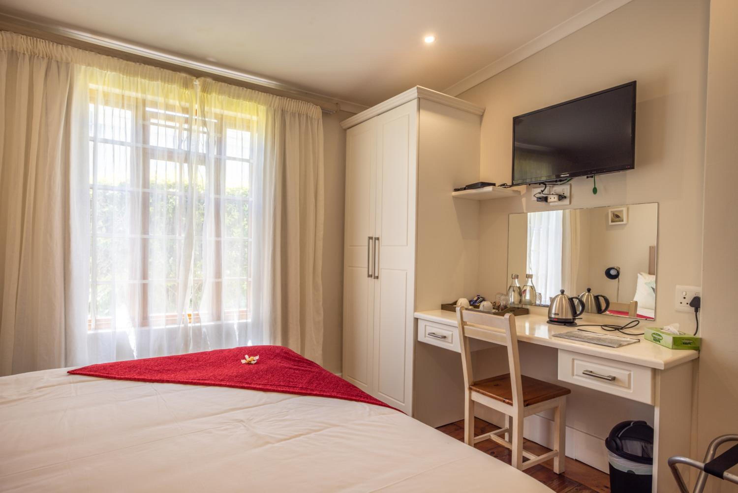 Deluxe Twin Room photo 3
