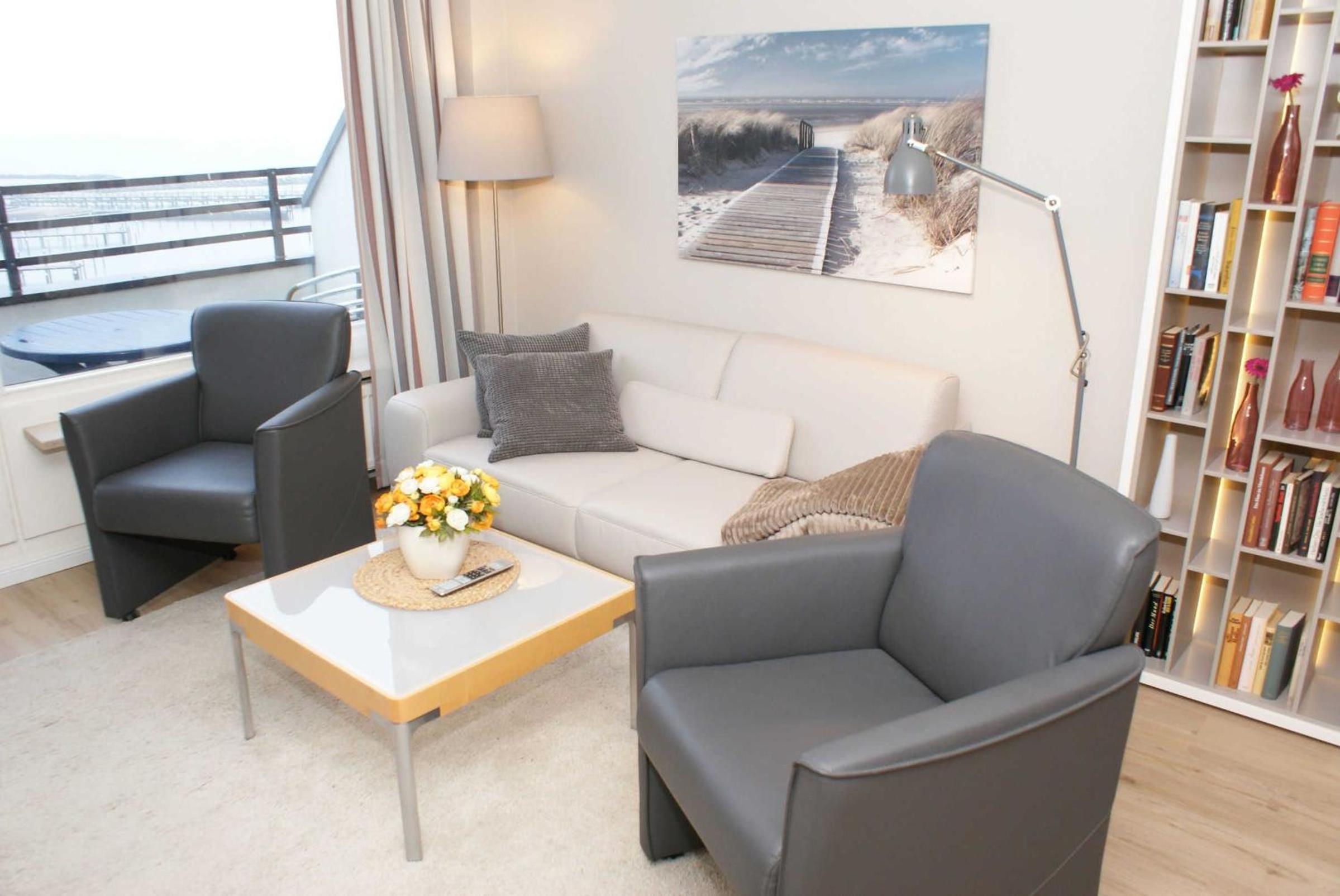Two-Bedroom Apartment with Balcony and Terrace photo 1