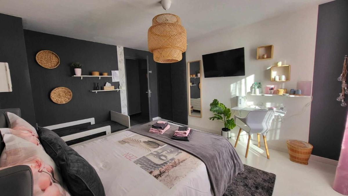Double Room - Photo 6