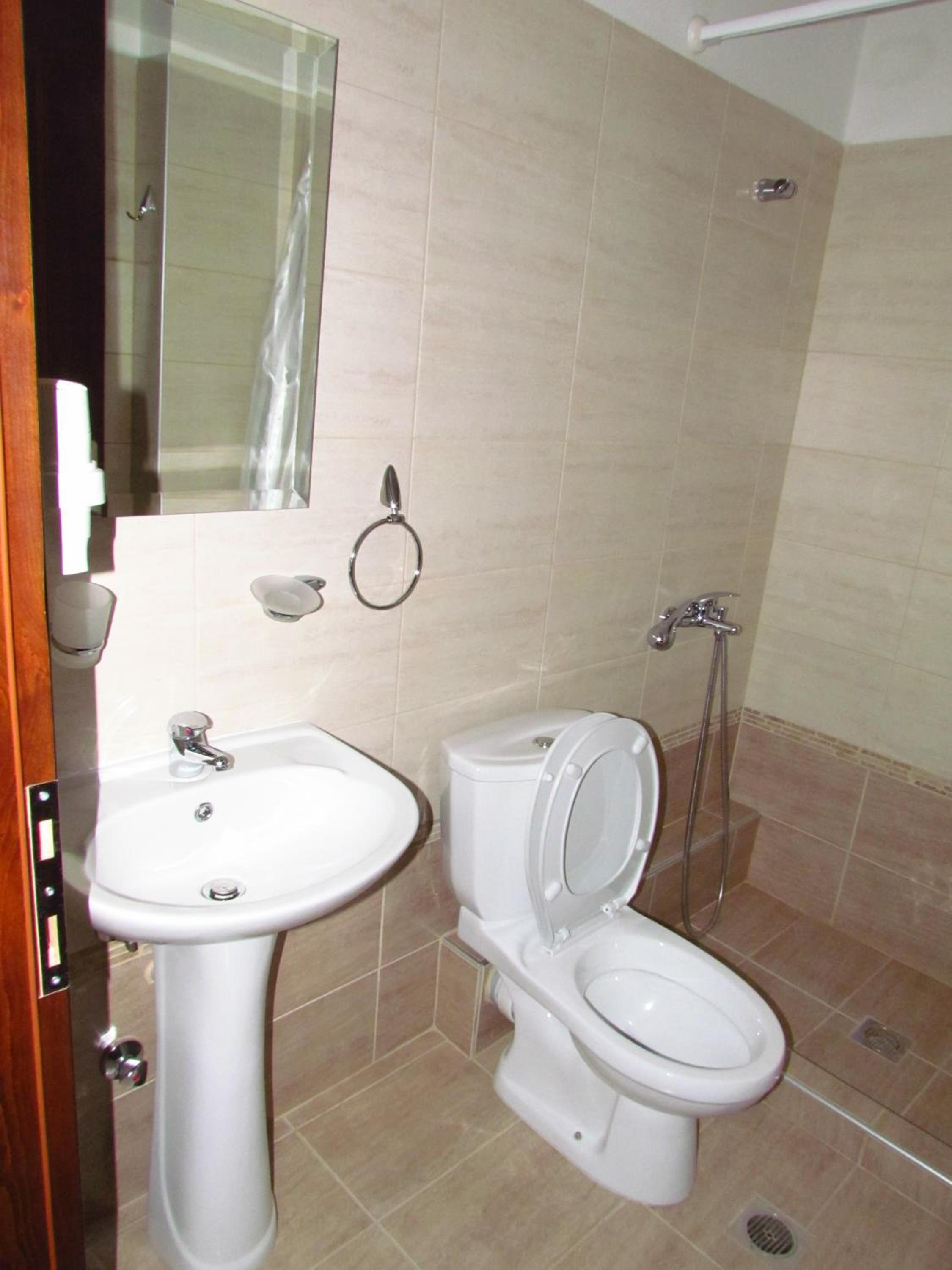 Basic Double Room - Photo 8
