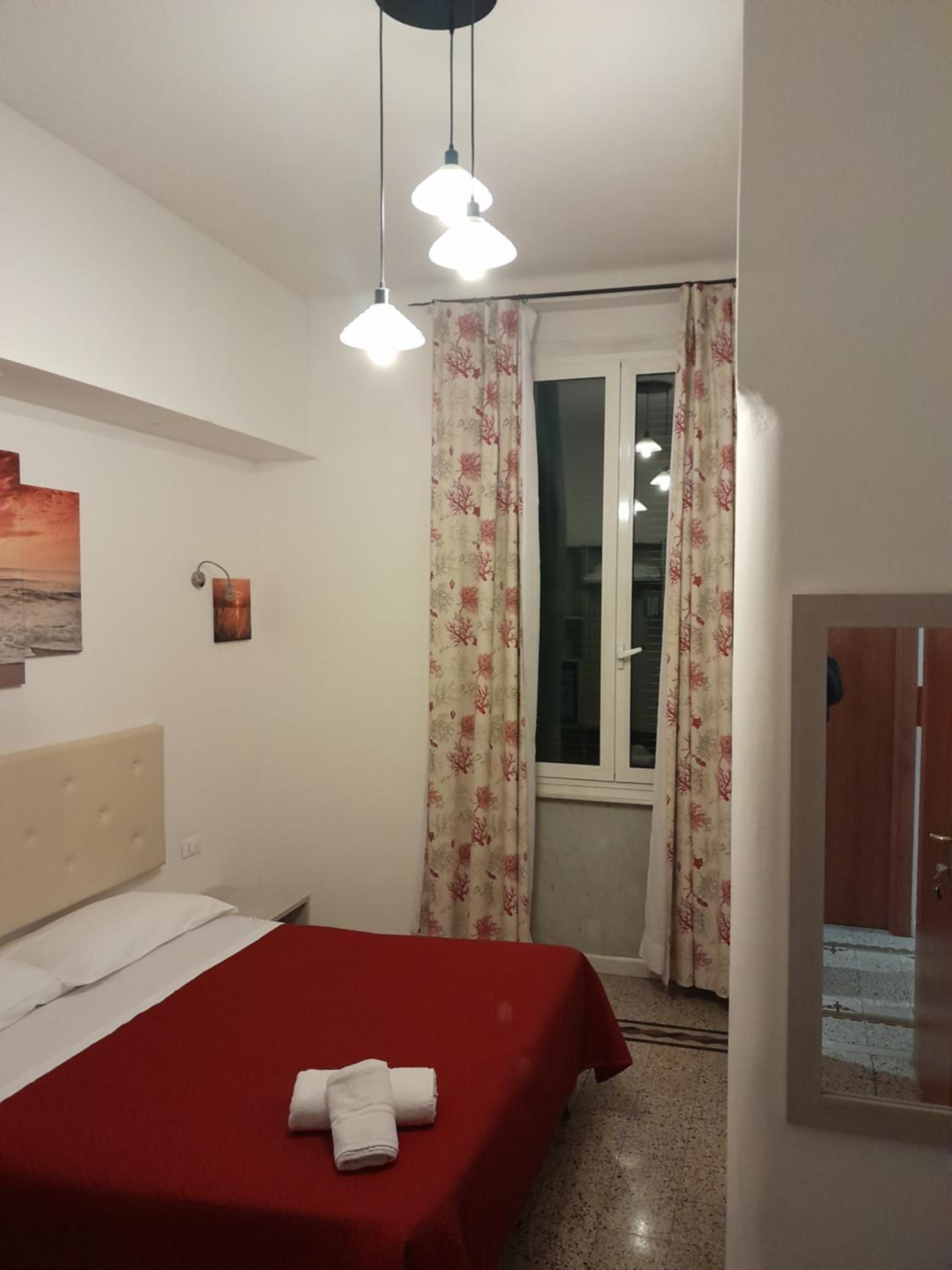 Double or Twin Room with Bathroom - Photo 3